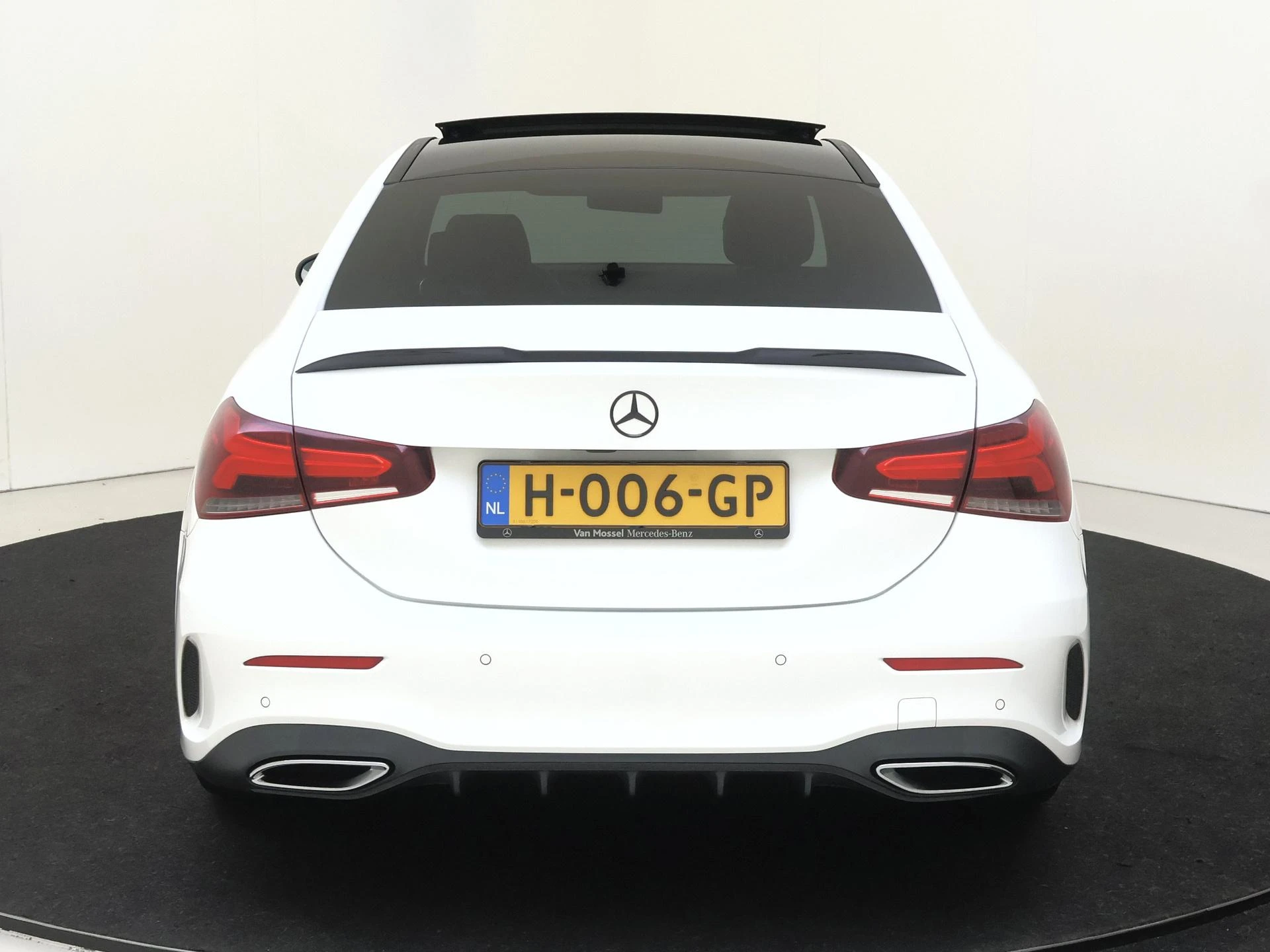 Mercedes-Benz-A-Klasse-image-5