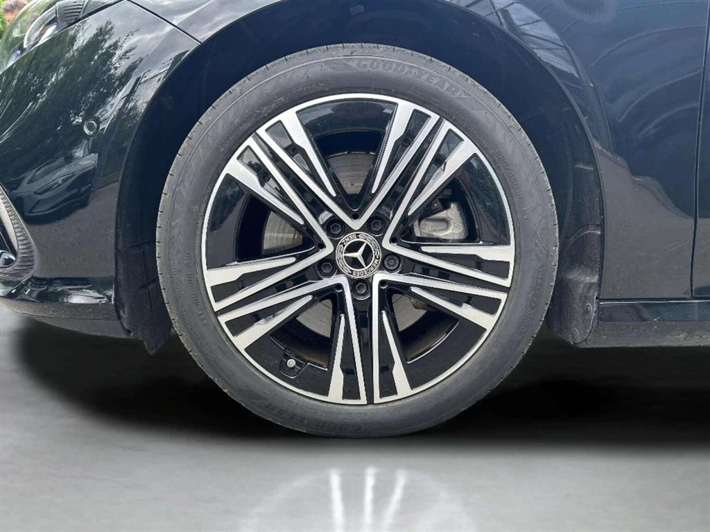 Mercedes-Benz-CLA-image-8