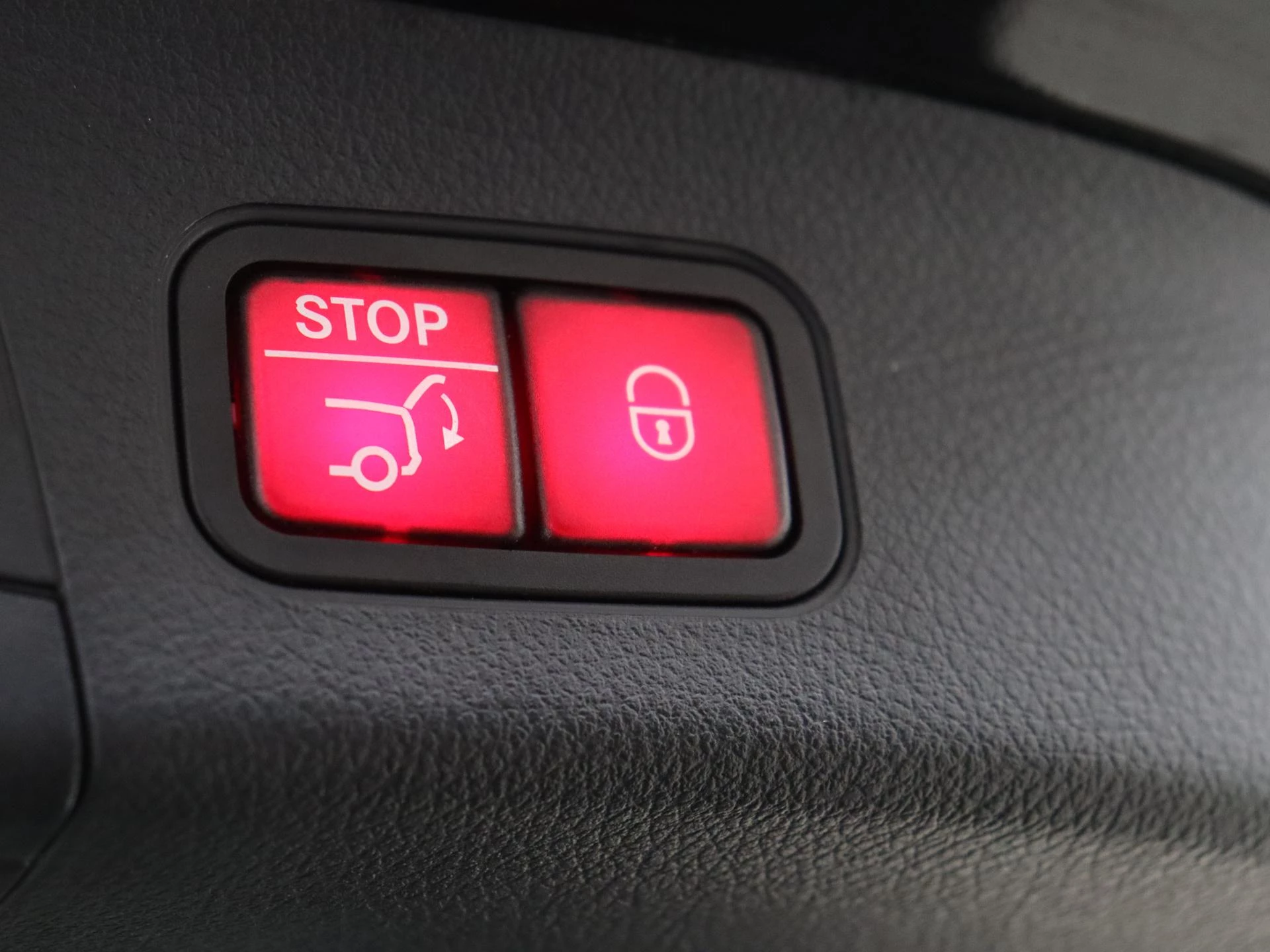 Mercedes-Benz-GLA-image-31