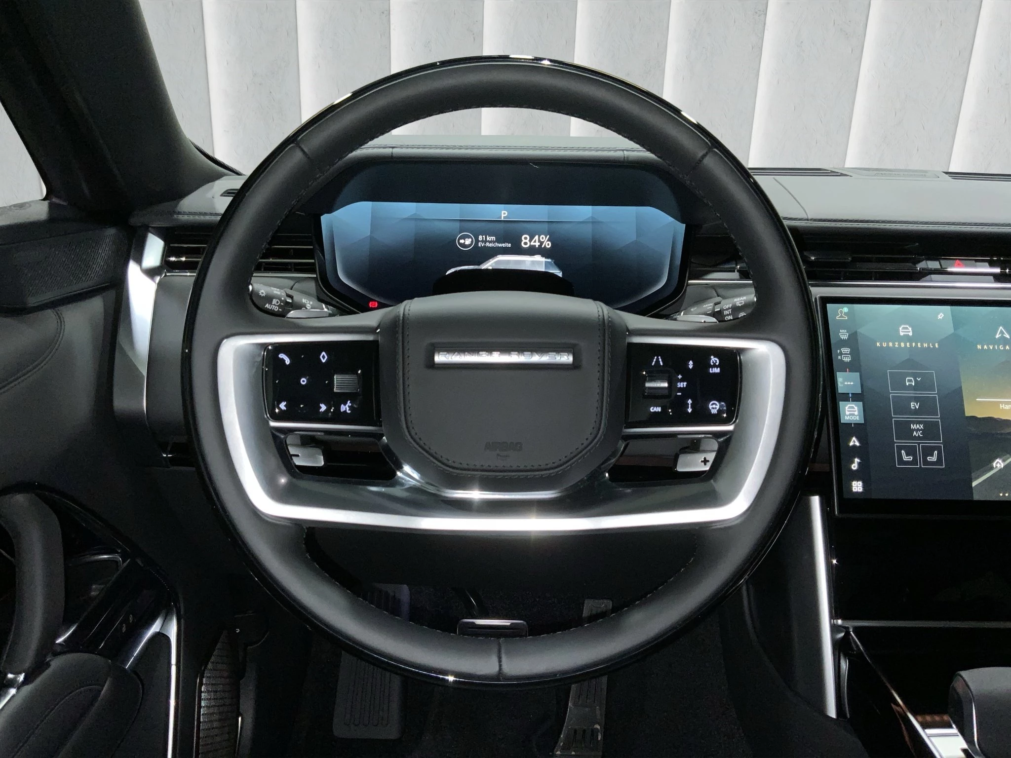 Land Rover Range Rover Autobiography 3.0 P550e Geländewagen. 405 kW. 5-türig