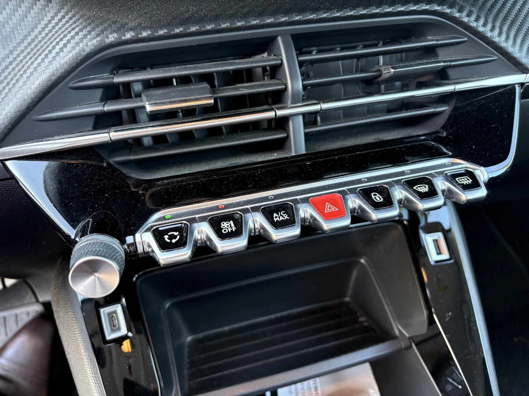 Peugeot-e-208-image-20
