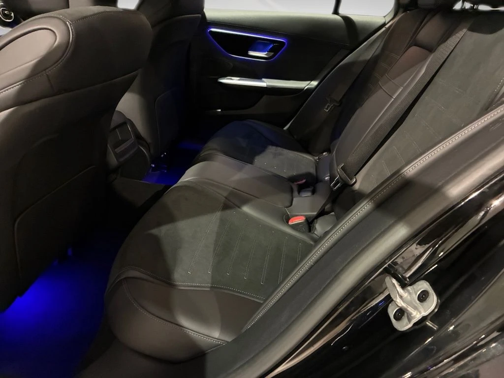 Mercedes-Benz-C-Klasse 180-image-9