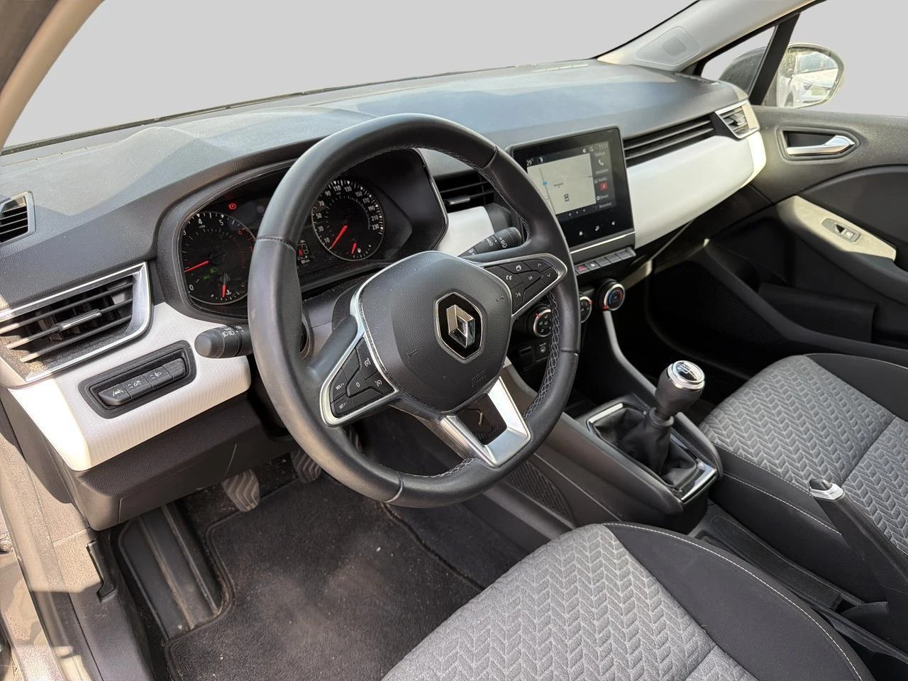 Renault-Clio-image-8