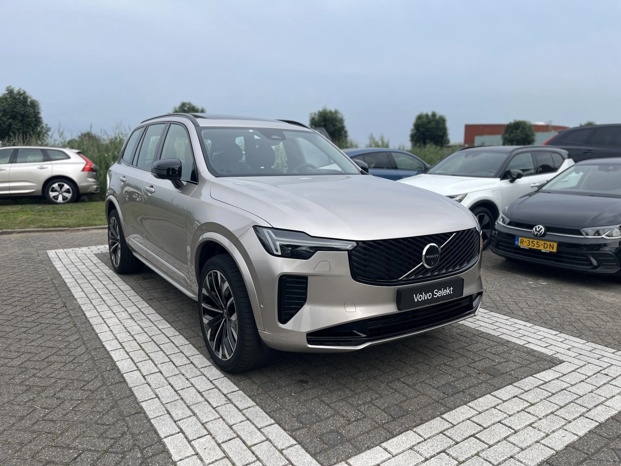 Volvo-XC90-image-20