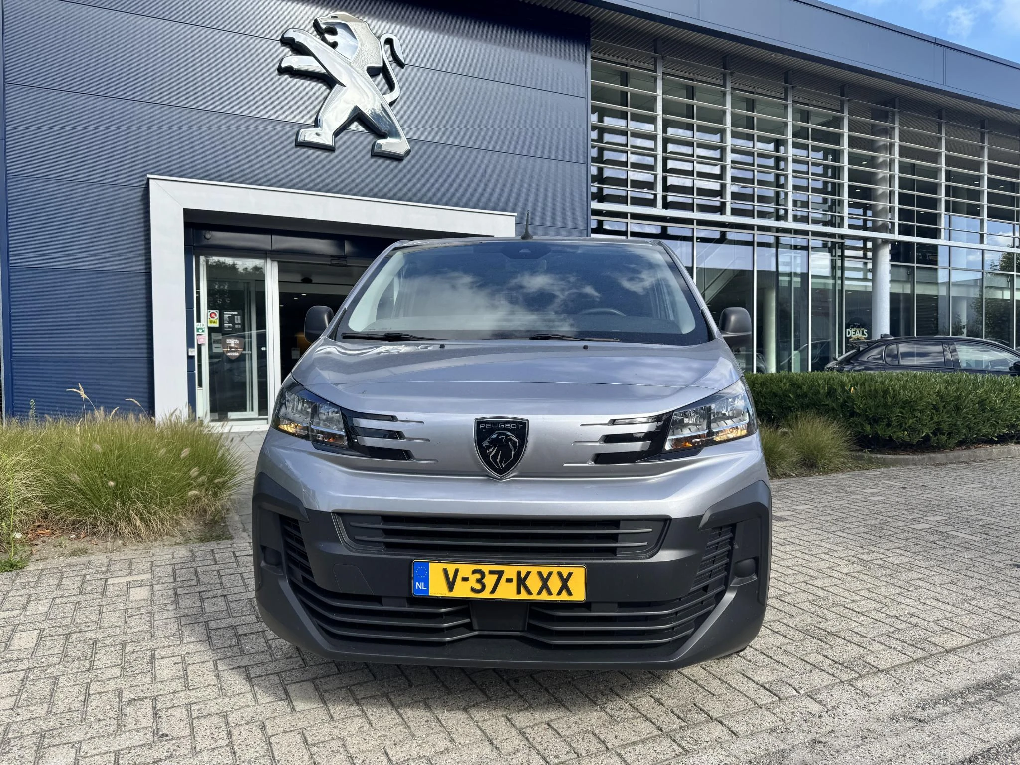 Peugeot-Expert-image-1