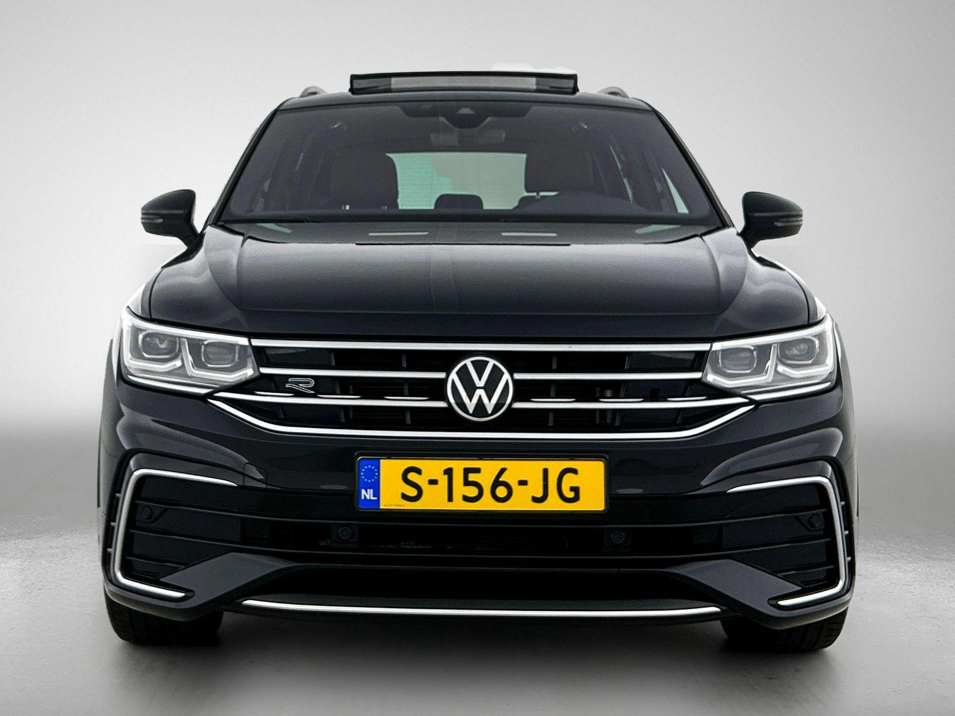 Volkswagen-Tiguan-image-4