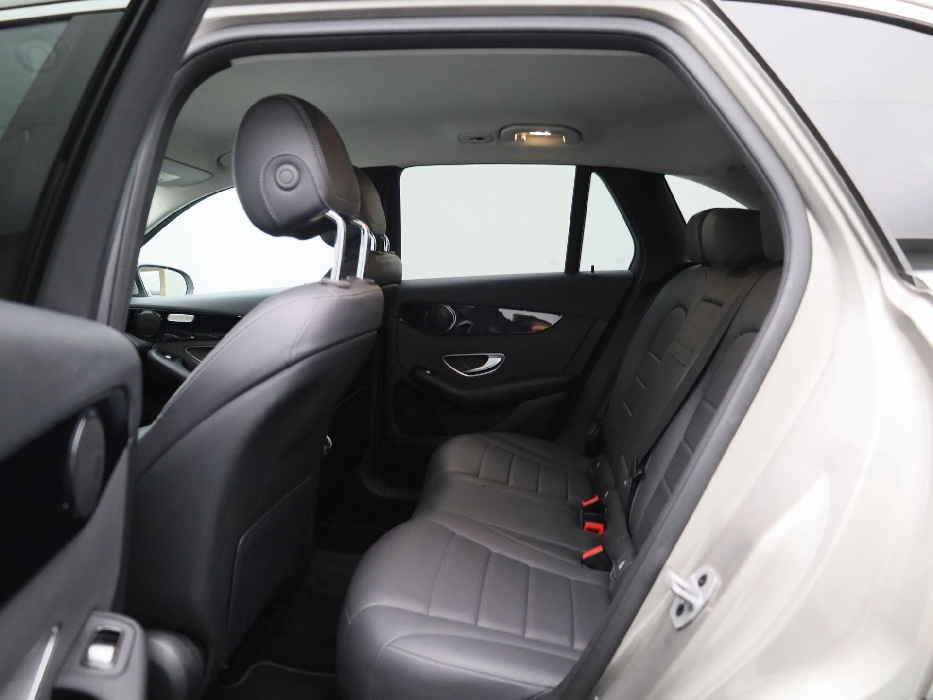 Mercedes-Benz-GLC-image-9
