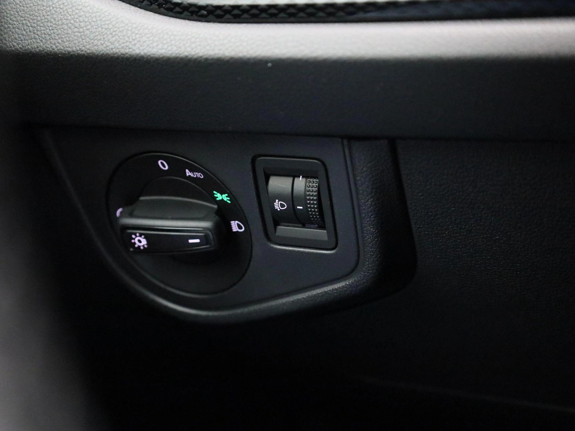 Volkswagen-Polo-image-18