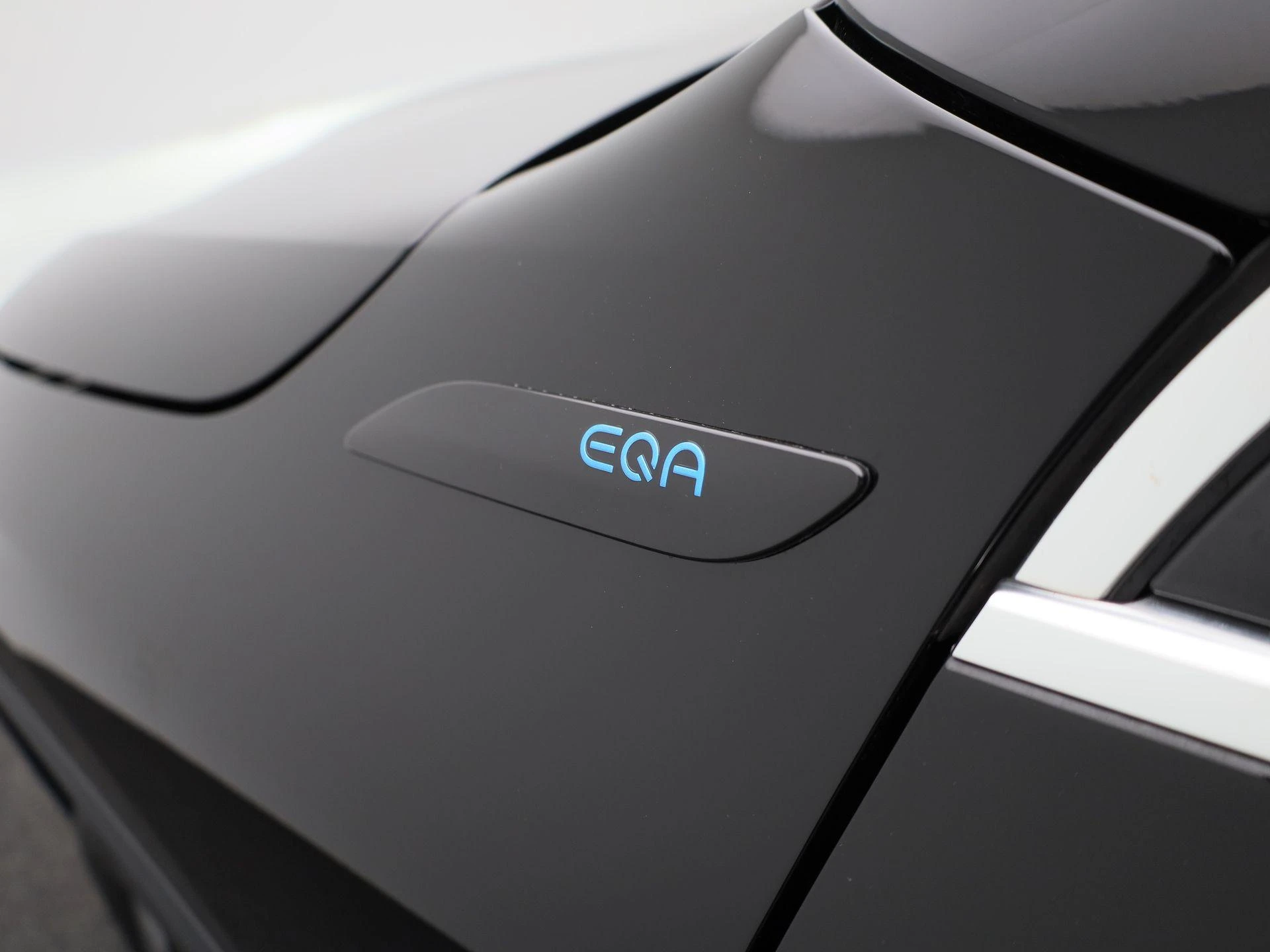 Mercedes-Benz-EQA-image-35