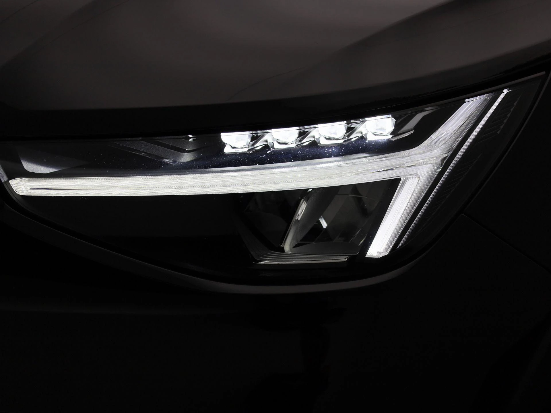 Volvo-XC40-image-16