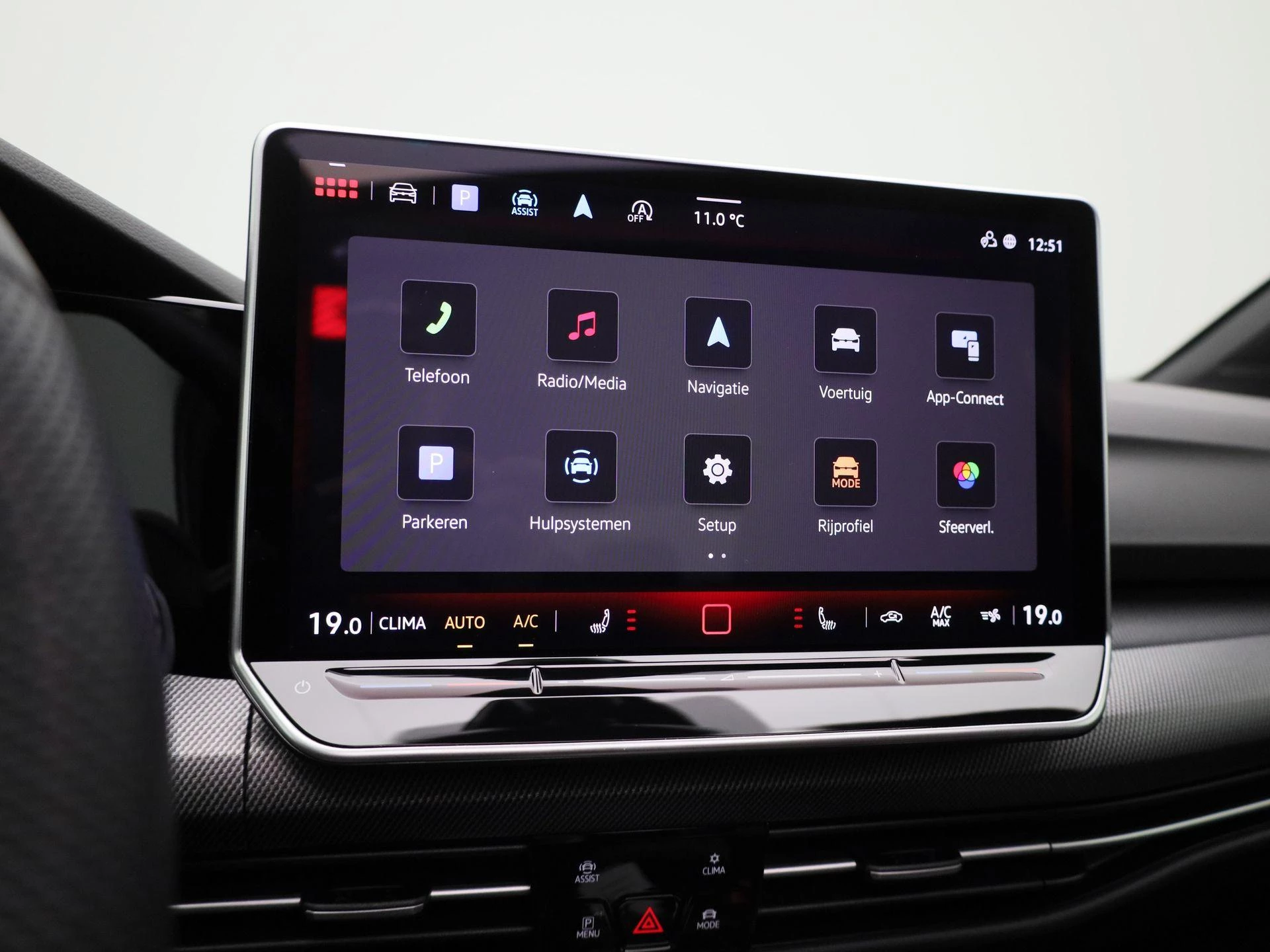 Volkswagen-Golf-image-26