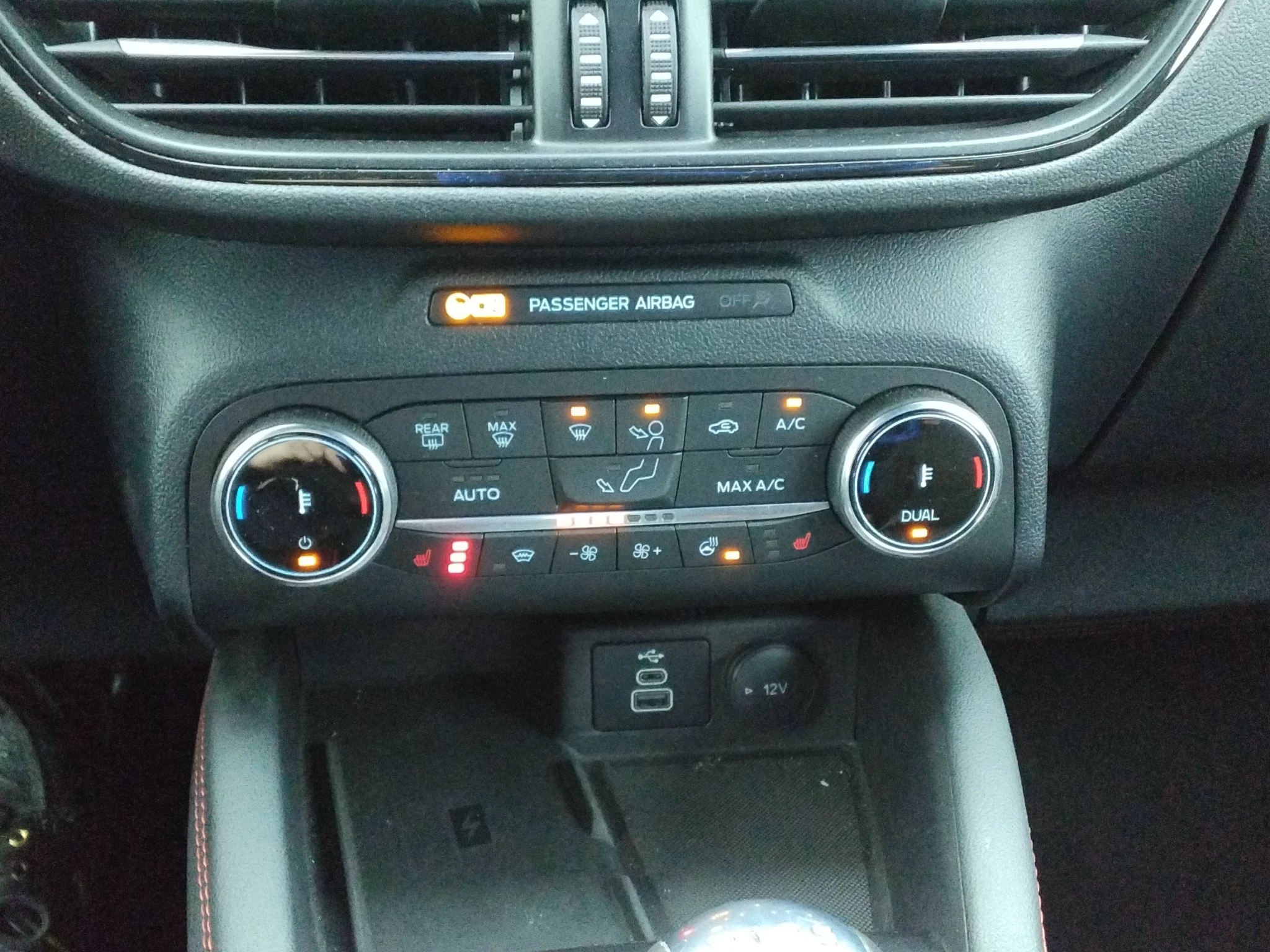 Ford Kuga ST-Line X*PANO*AHK*KAM*ACC*NAVI*SOUND-SYS.
