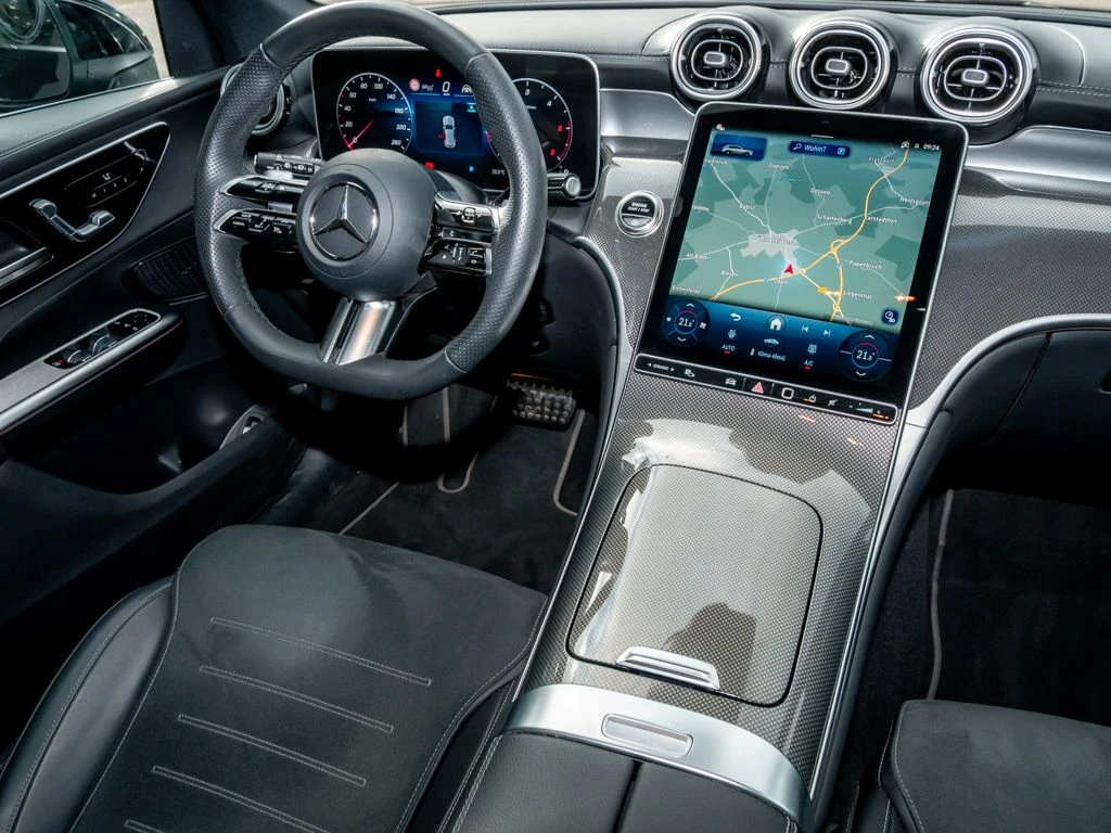 Mercedes-Benz-GLC 300 d-image-9