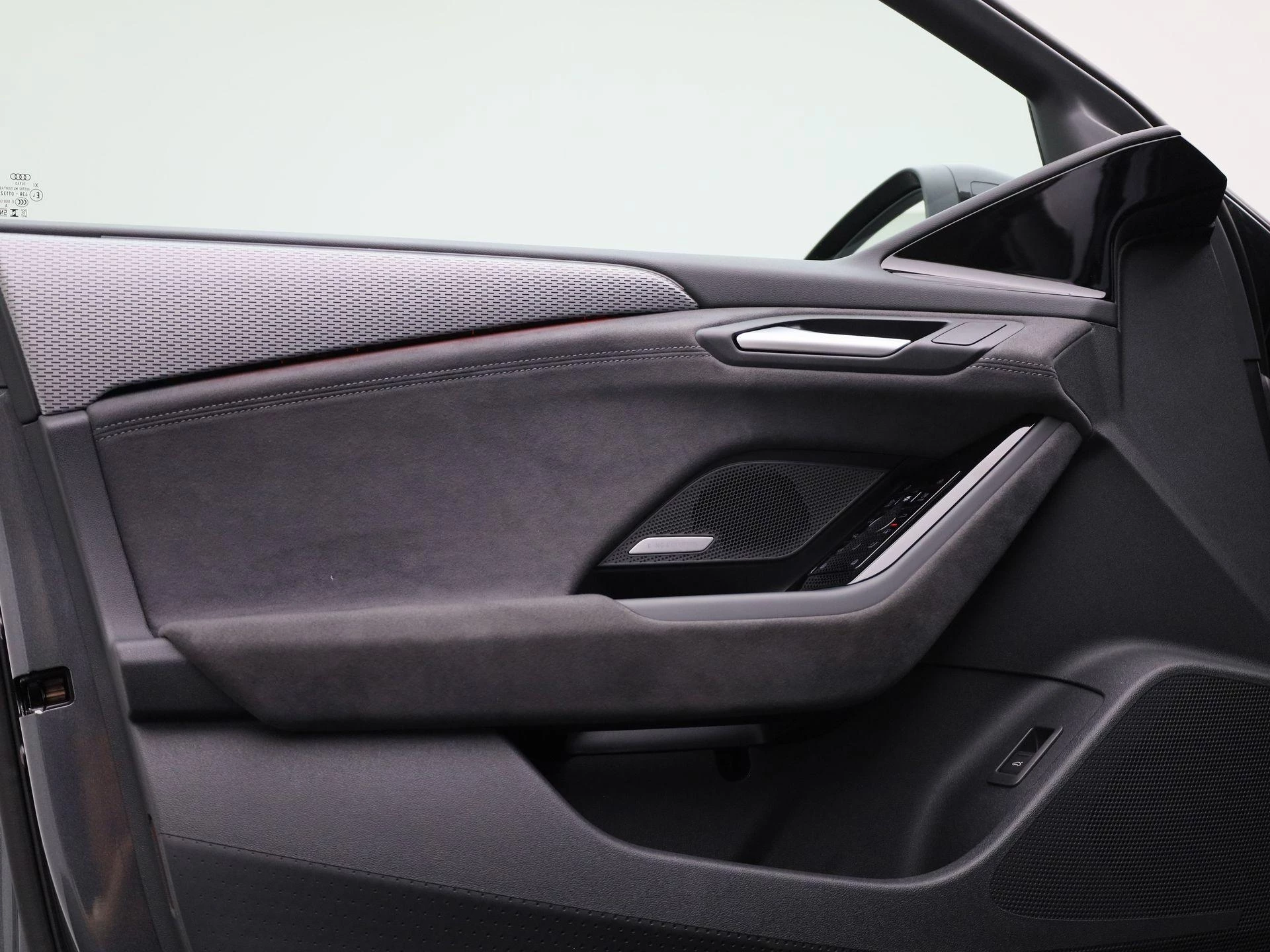Audi-A6 Avant e-tron-image-44