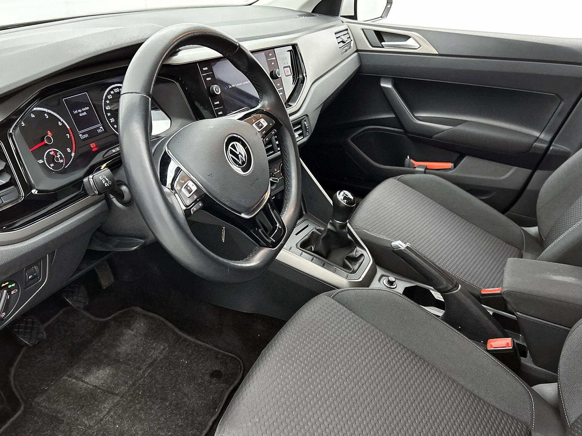 Volkswagen-Polo-image-8