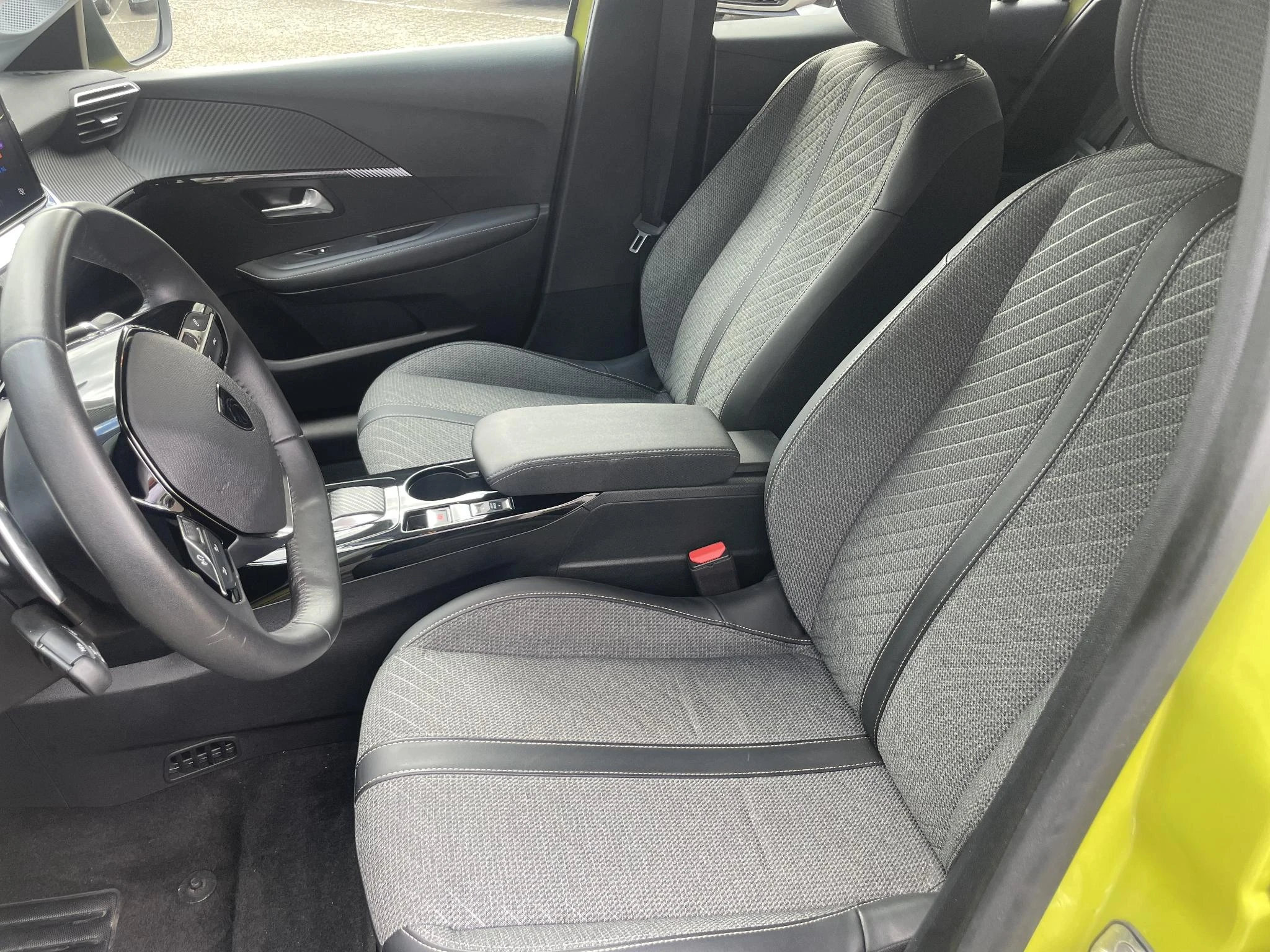 Peugeot-208-image-10