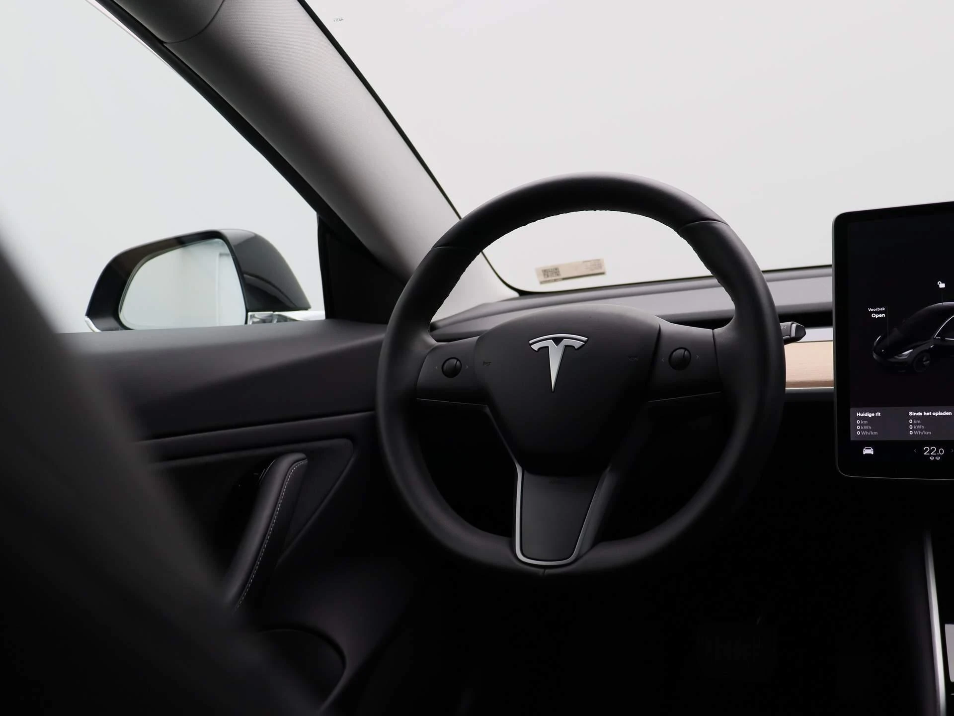 Tesla-Model 3-image-8
