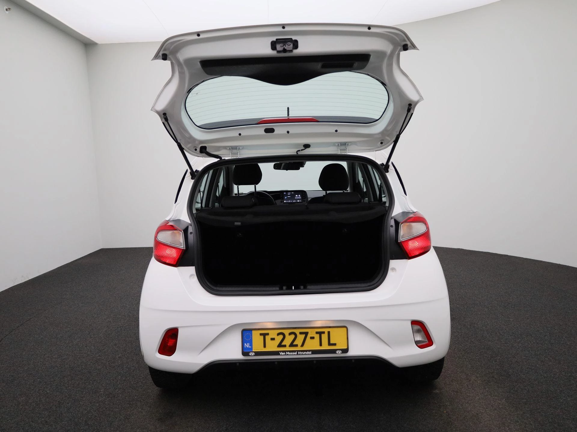 Hyundai-i10-image-10