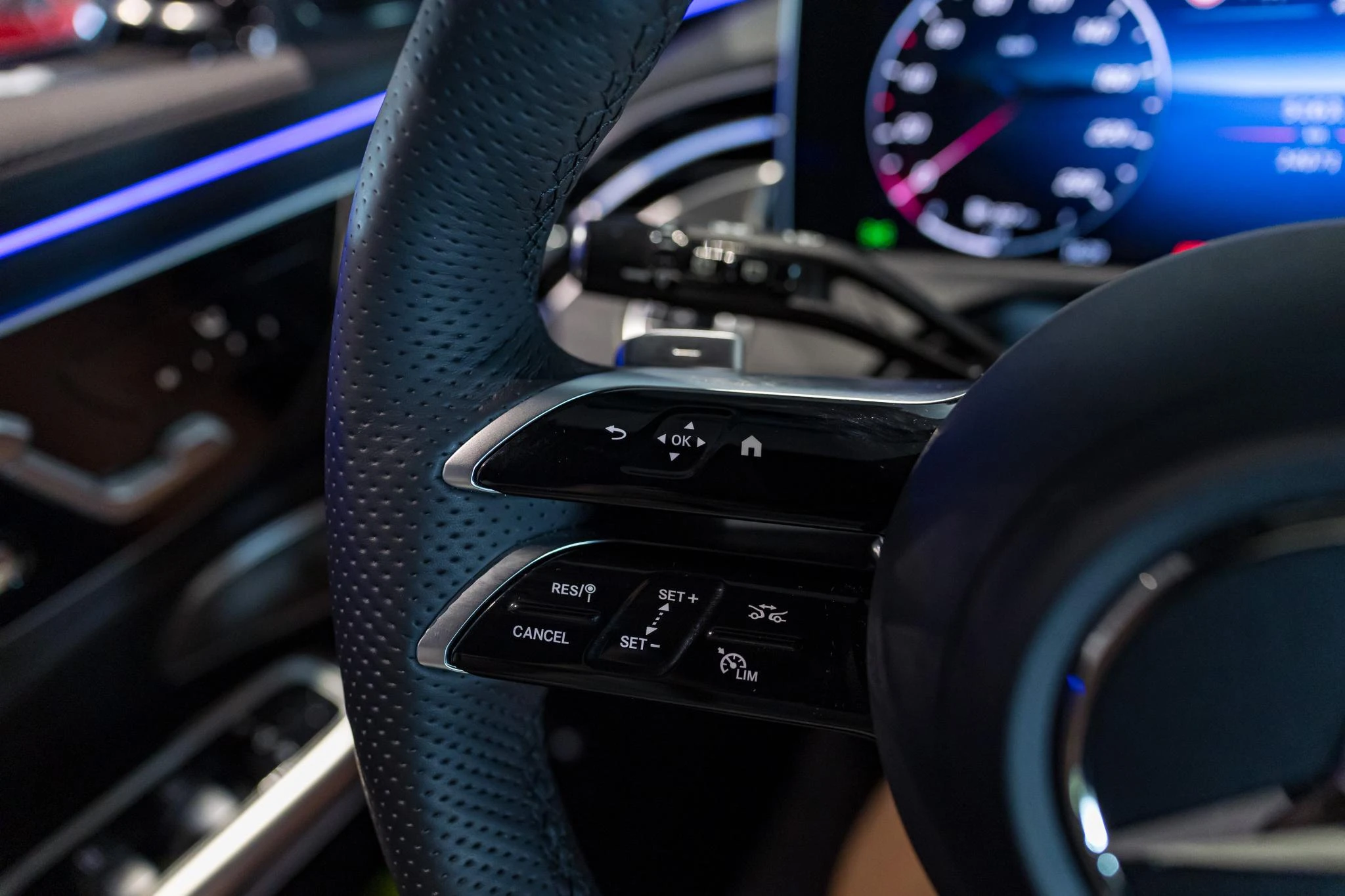 Mercedes-Benz-E-Klasse-image-31