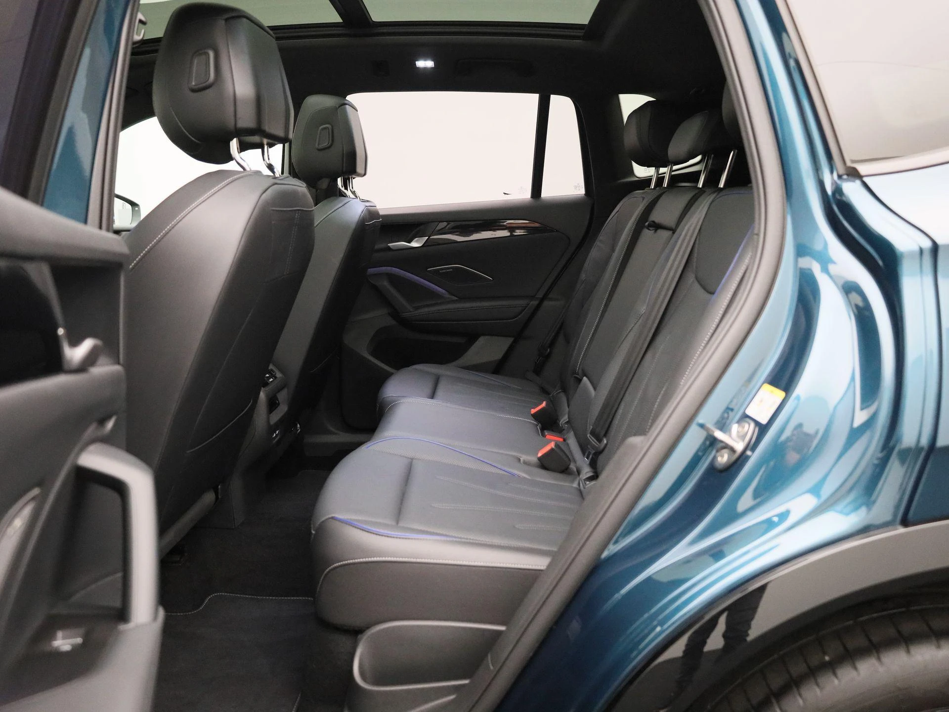 Volkswagen-Tiguan-image-11