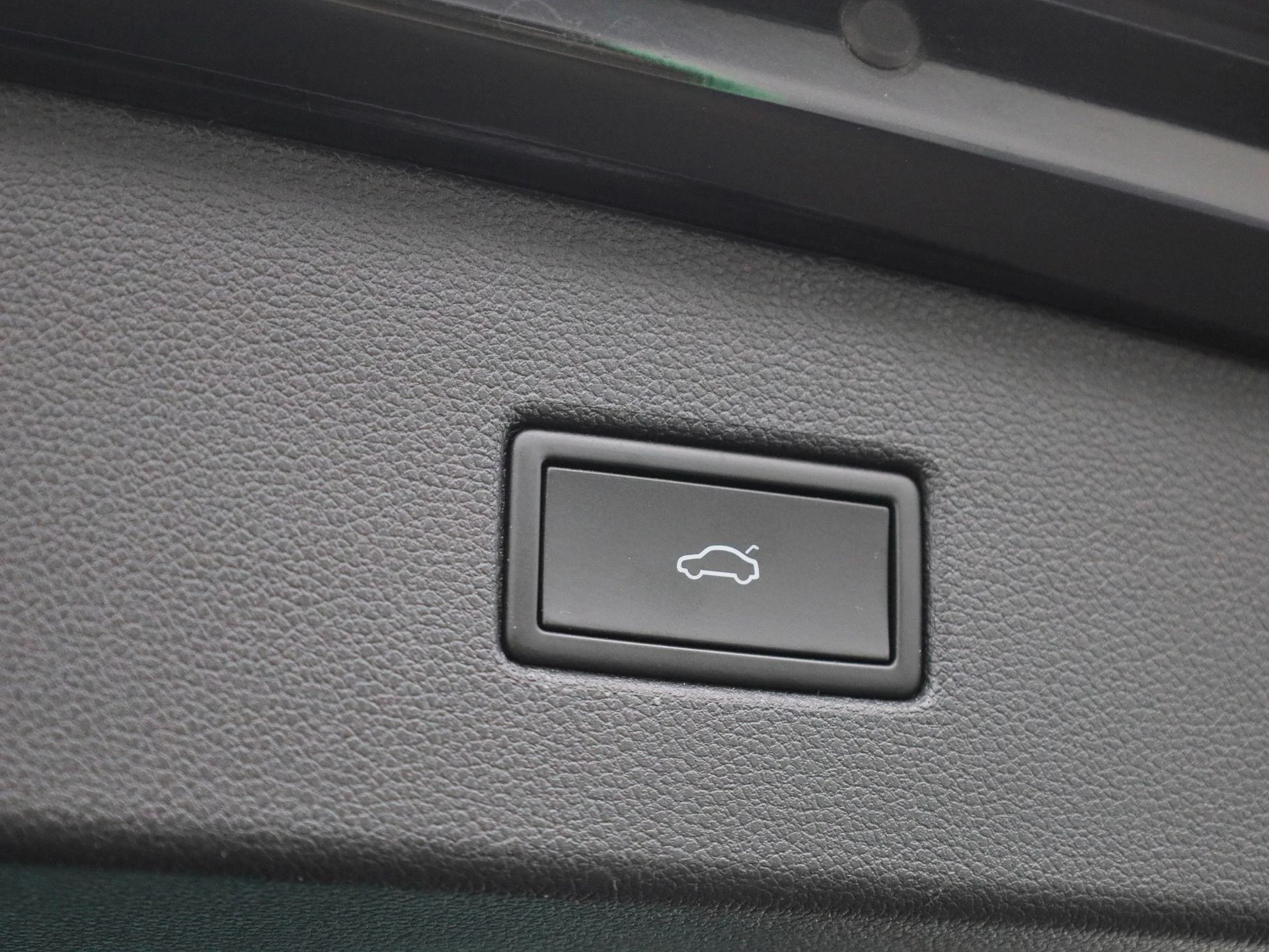Volkswagen-Tiguan-image-14