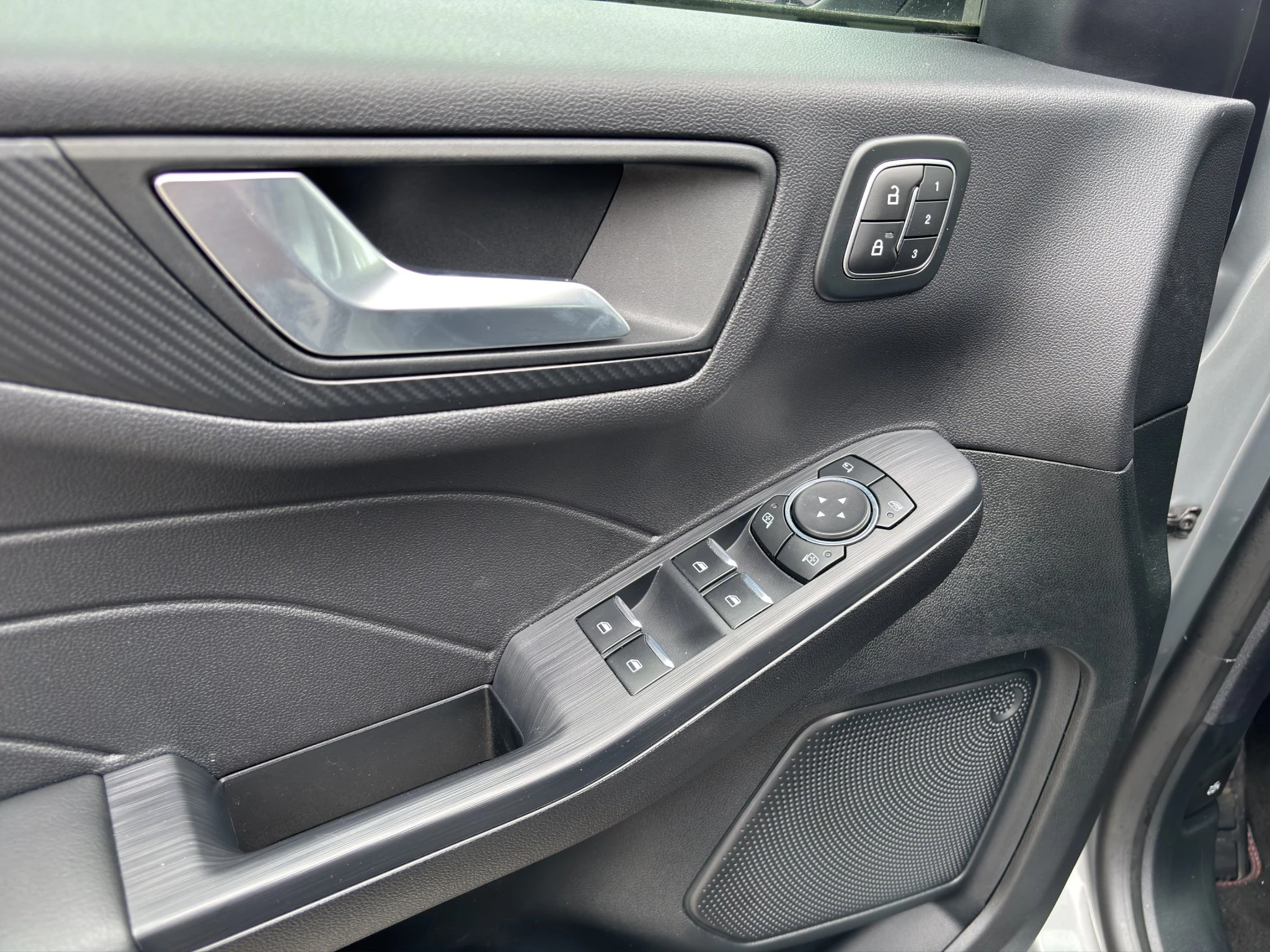 Ford Kuga ST-Line X Aut.*360GRAD*LED-MATRIX*NAVI*GRA*WINTER-PKT.