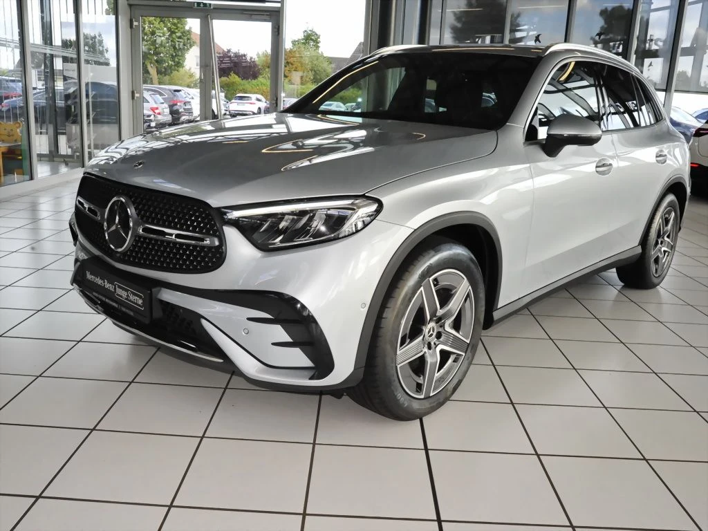 Mercedes-Benz-GLC 300 d-image-5