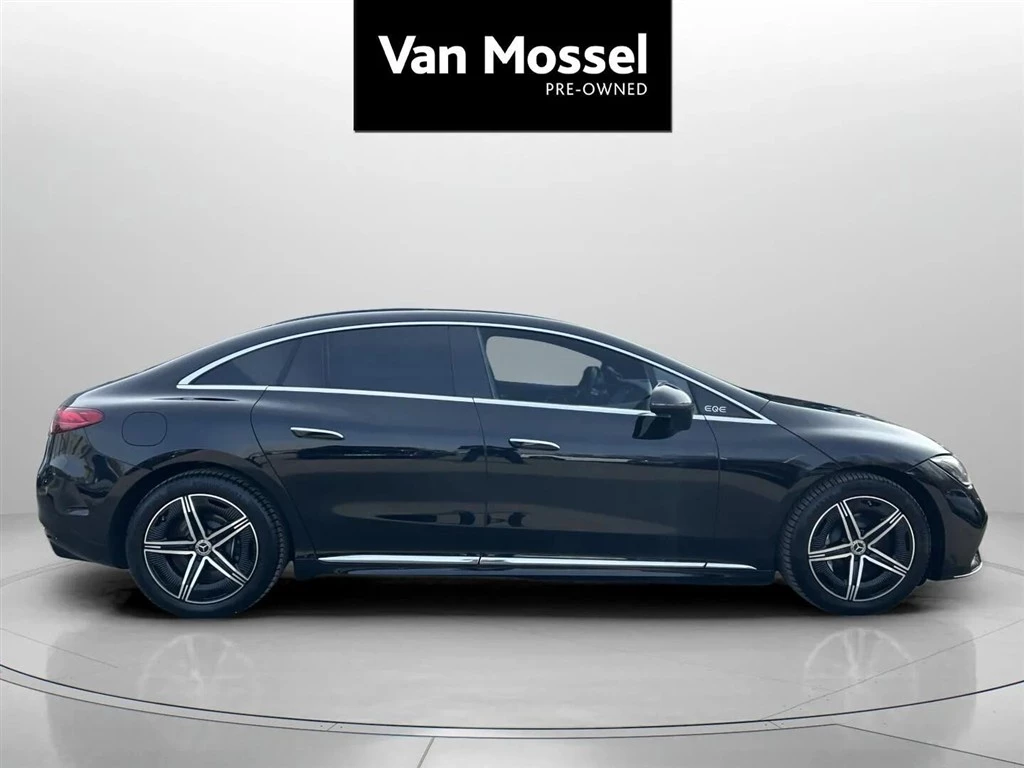 Mercedes-Benz-EQE-image-3