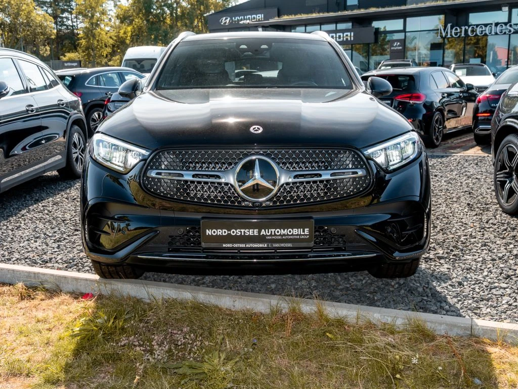 Mercedes-Benz-GLC 300 d-image-3