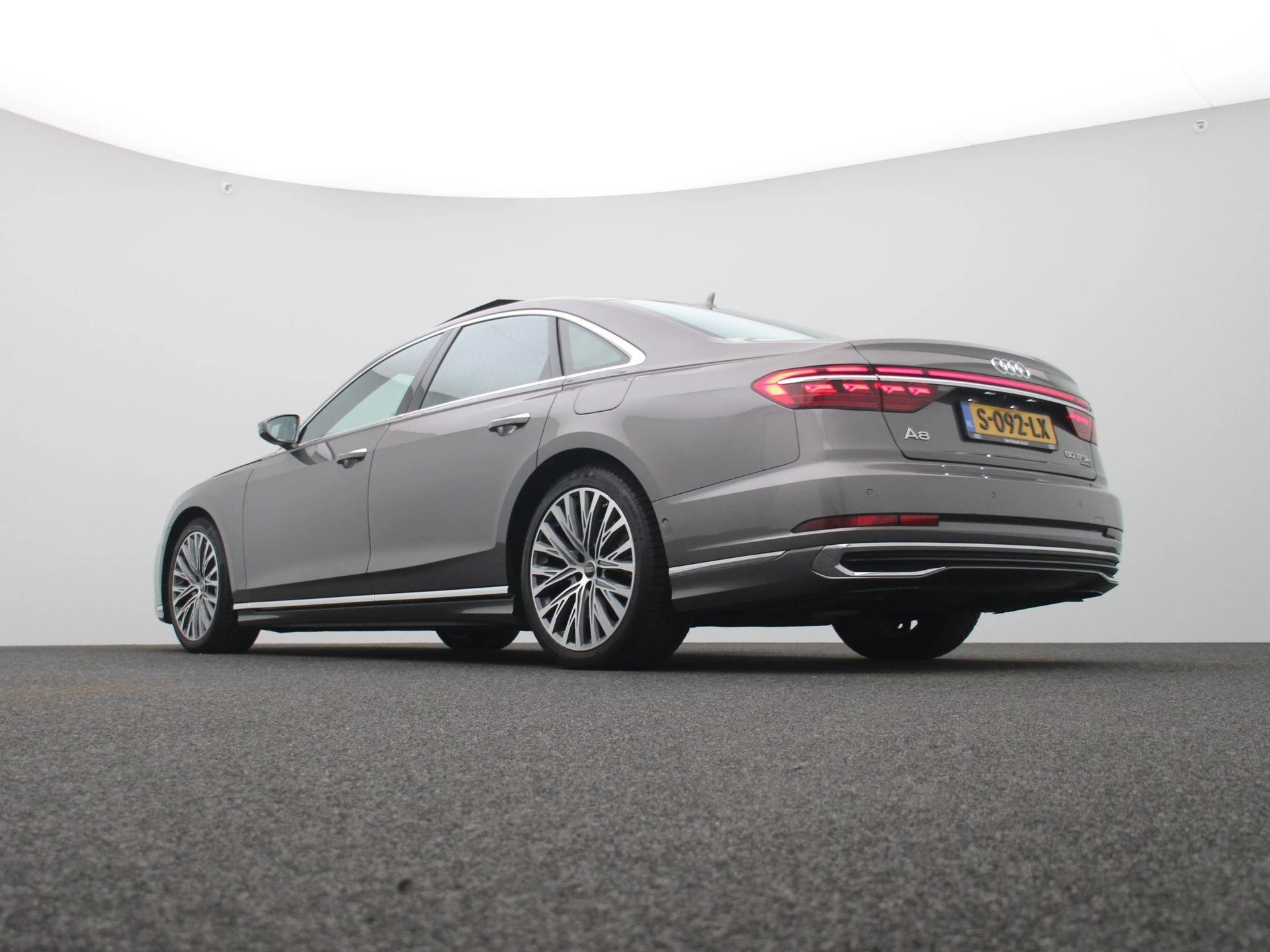 Audi A8 60 TFSI e quattro