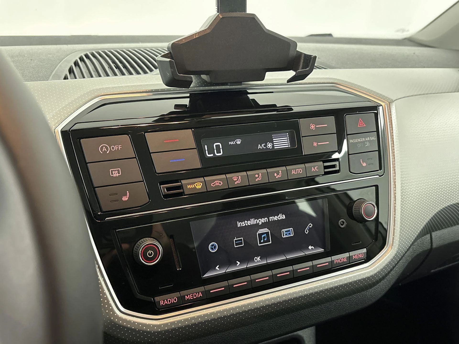 Volkswagen-up!-image-6