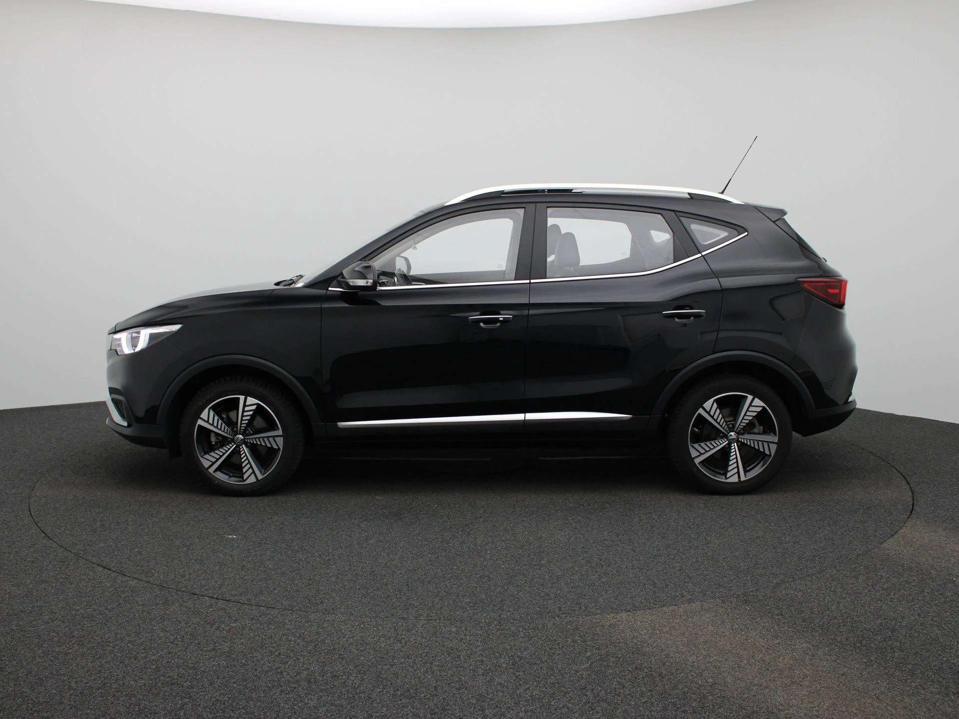 MG-ZS EV-image-3