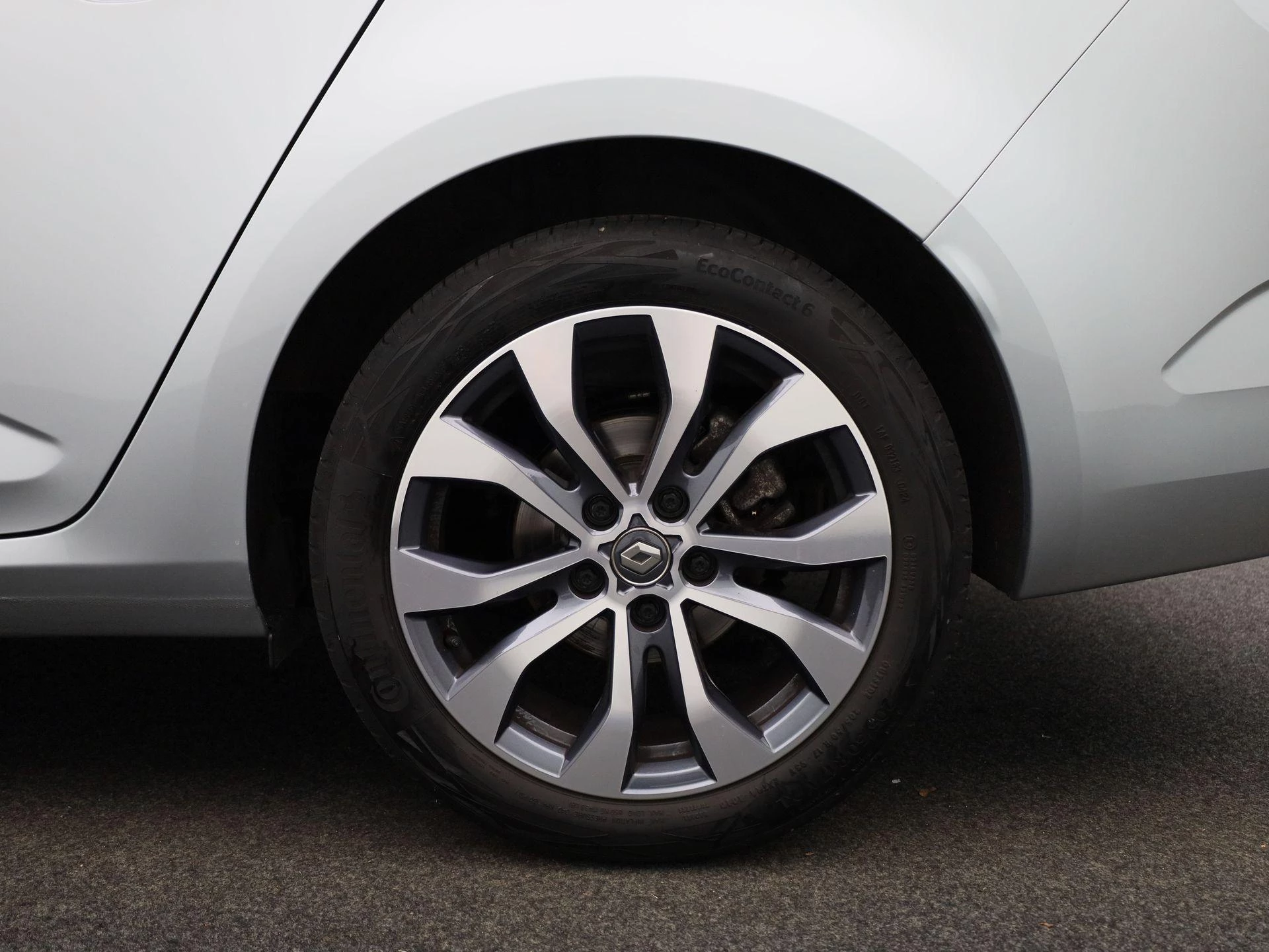 Renault-Mégane Estate-image-12