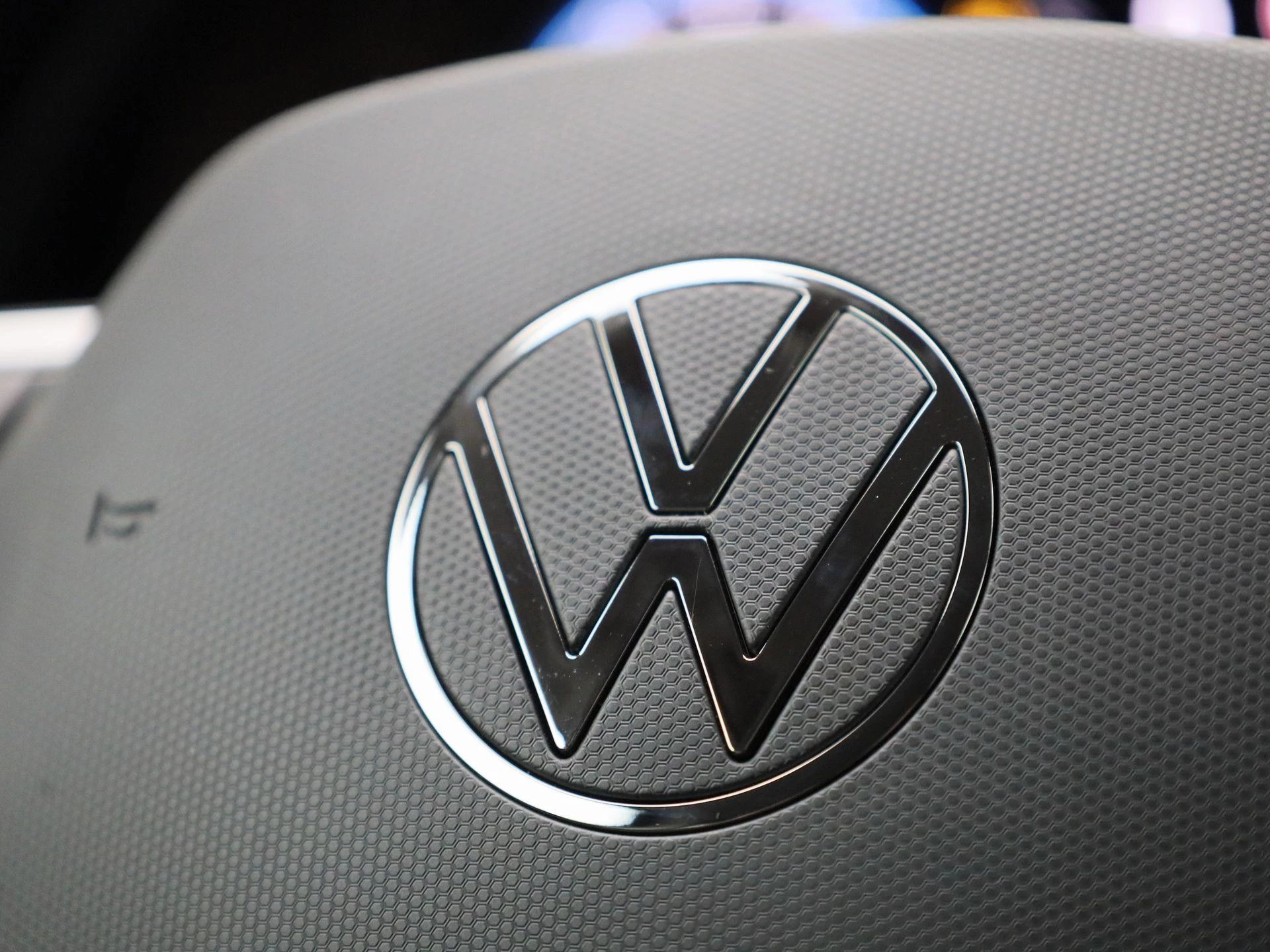 Volkswagen-Golf-image-27