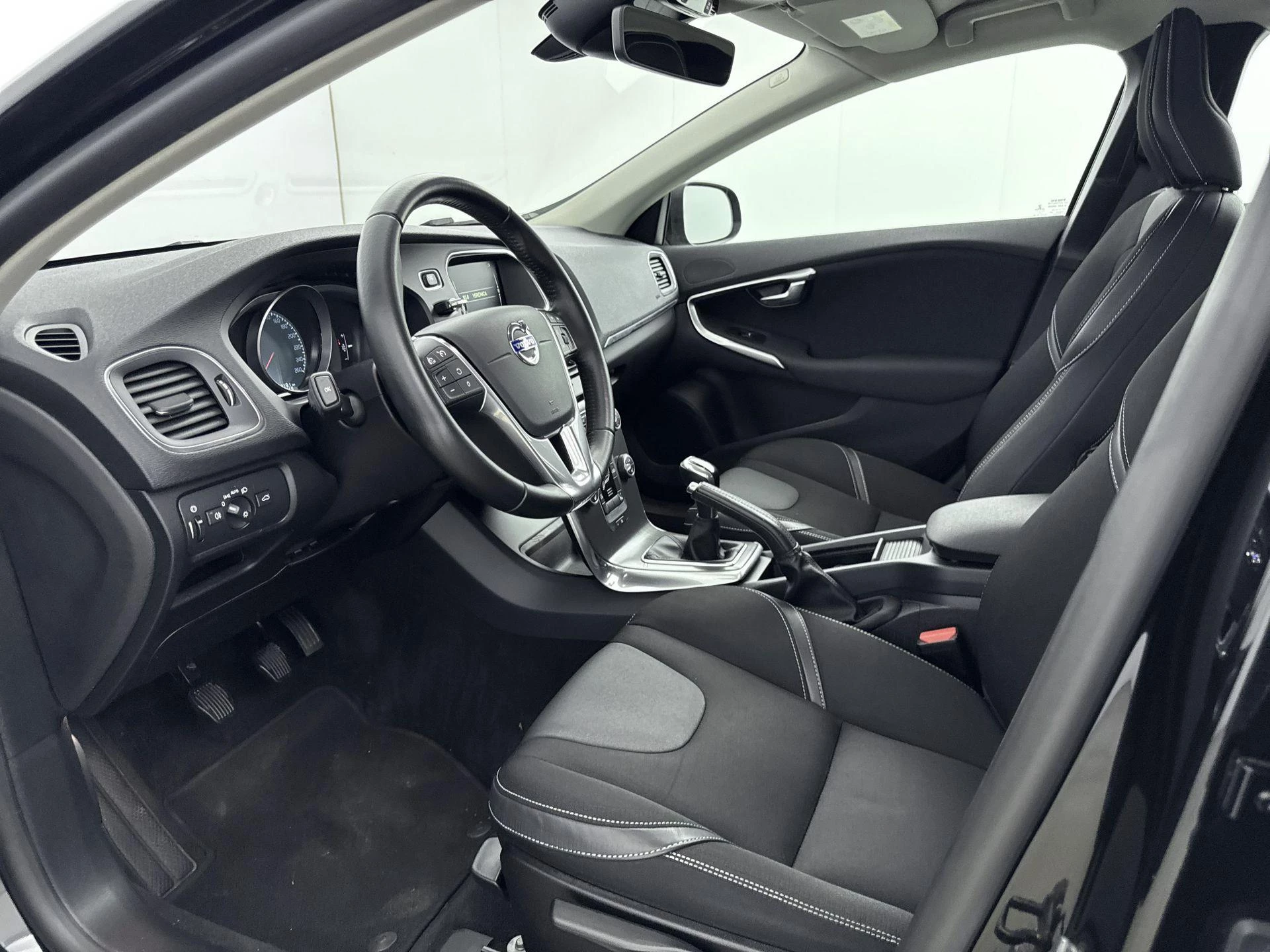 Volvo-V40-image-8