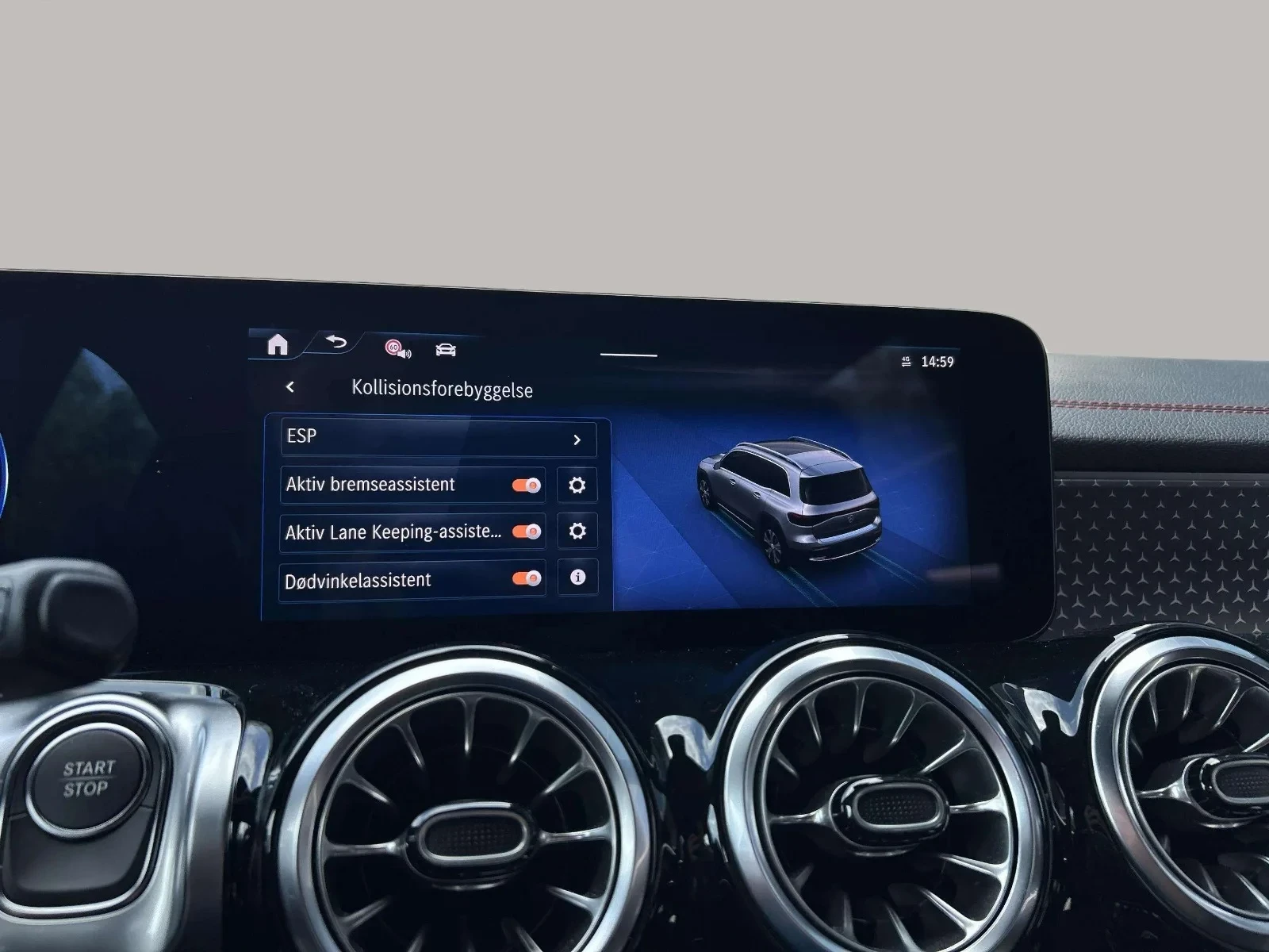 Mercedes-Benz-EQB-image-16