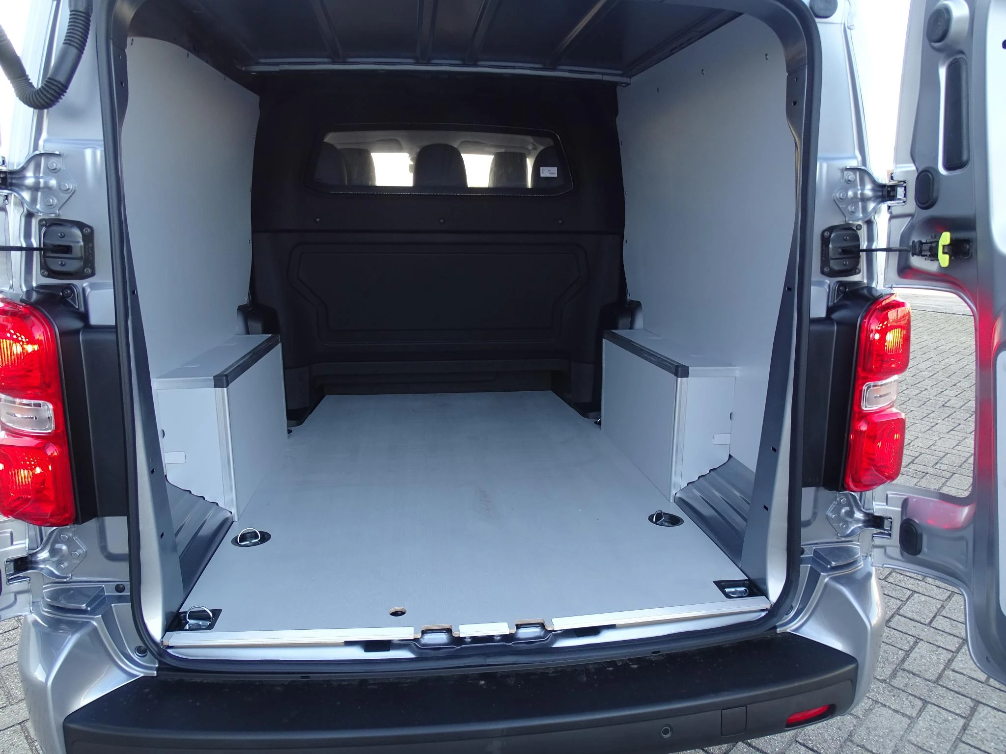 Opel-Vivaro-image-15