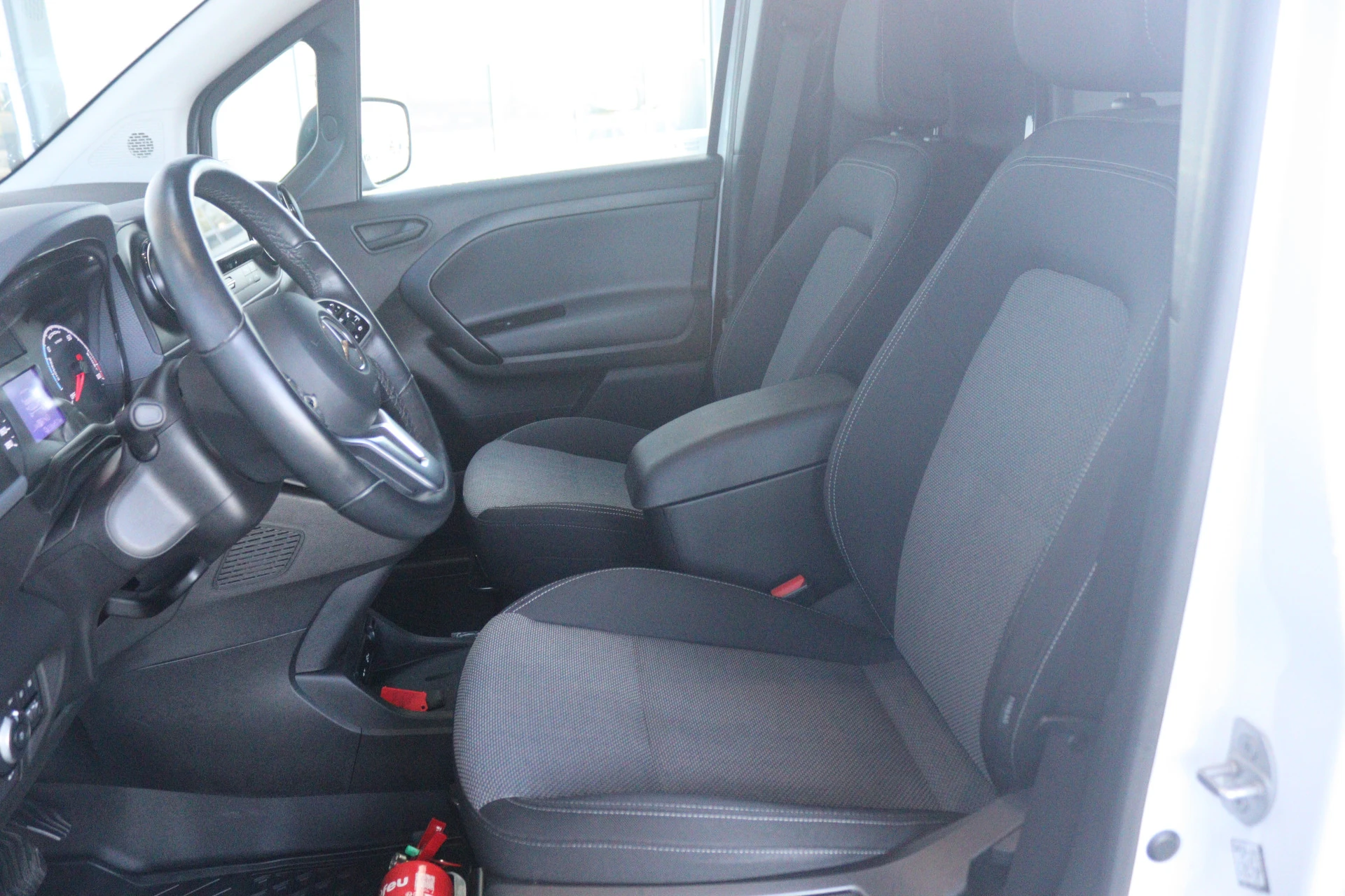 Mercedes-Benz-eCitan-image-4