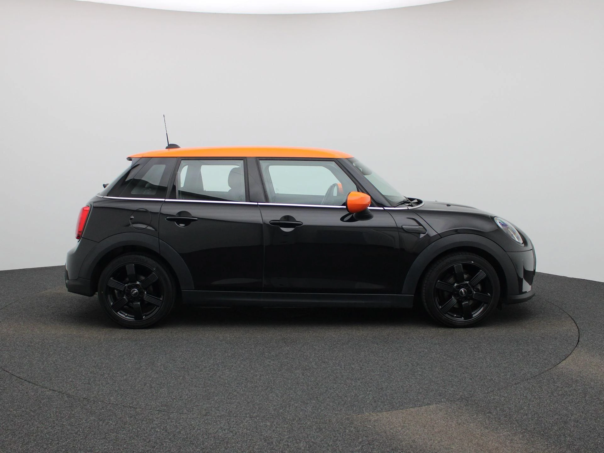 MINI-Cooper-image-5