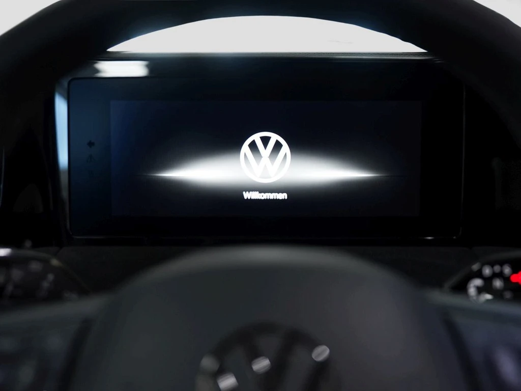 Volkswagen-Tiguan-image-11