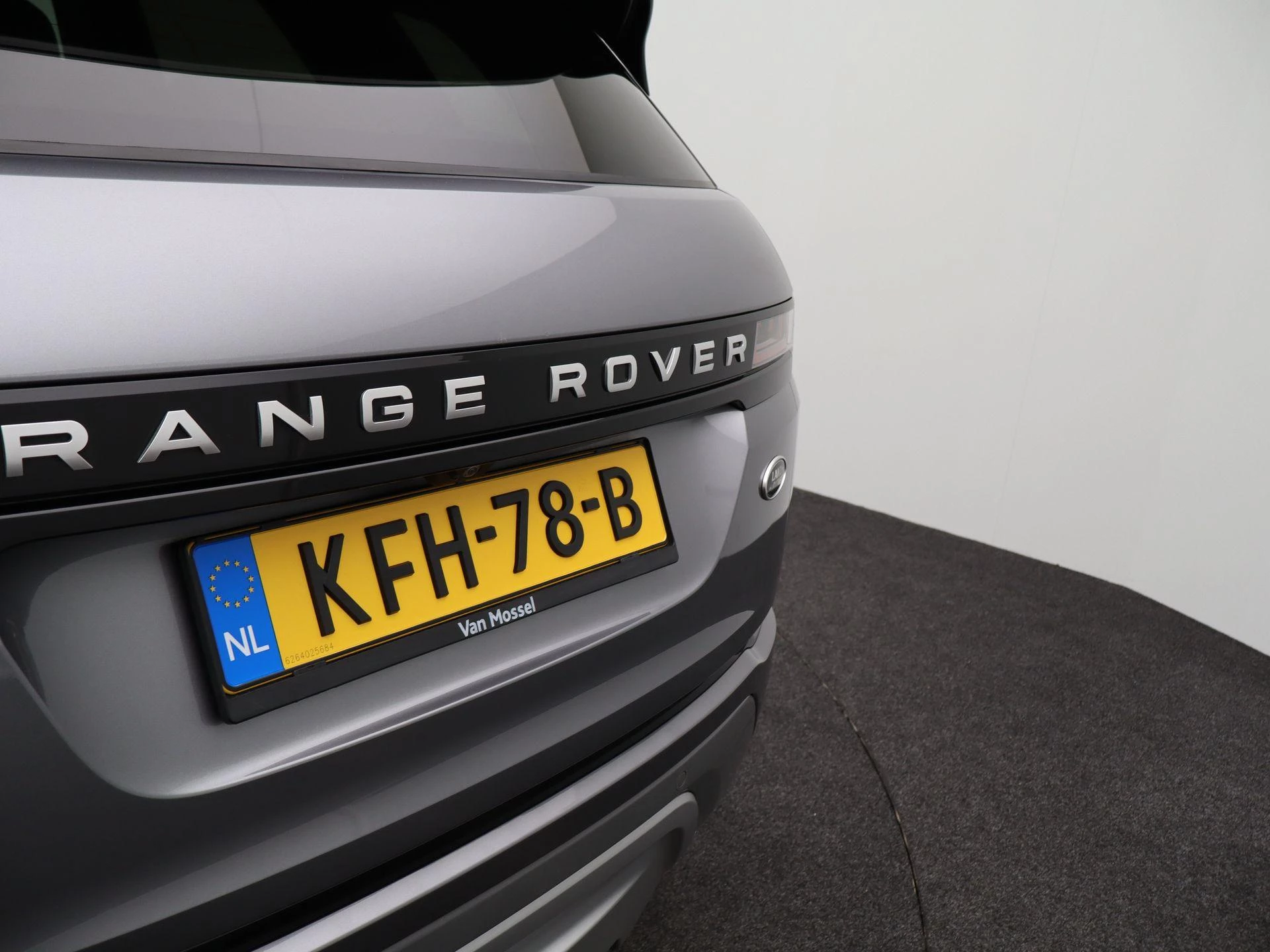 Land Rover-Range Rover Evoque-image-40