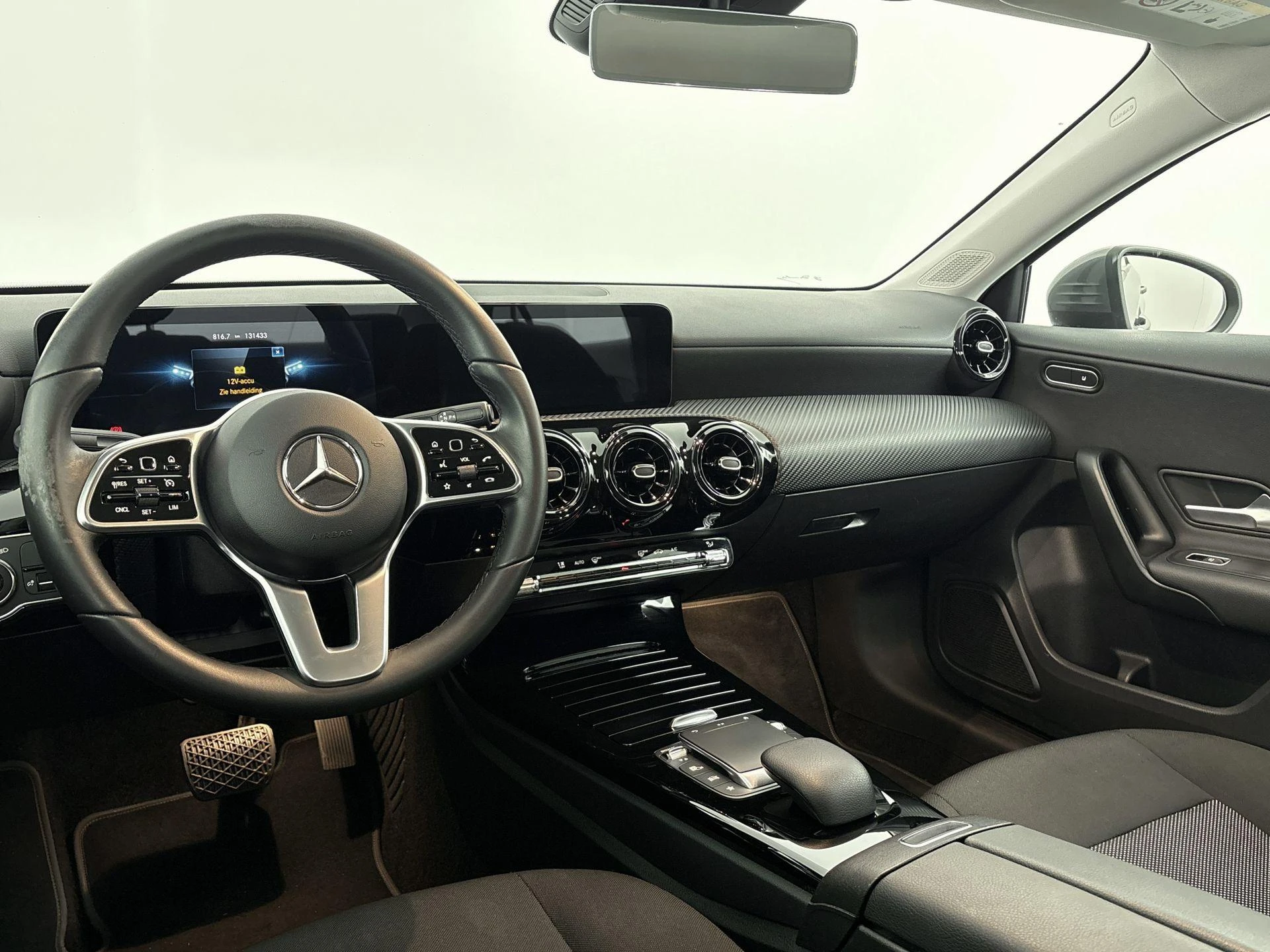Mercedes-Benz-A-Klasse-image-12
