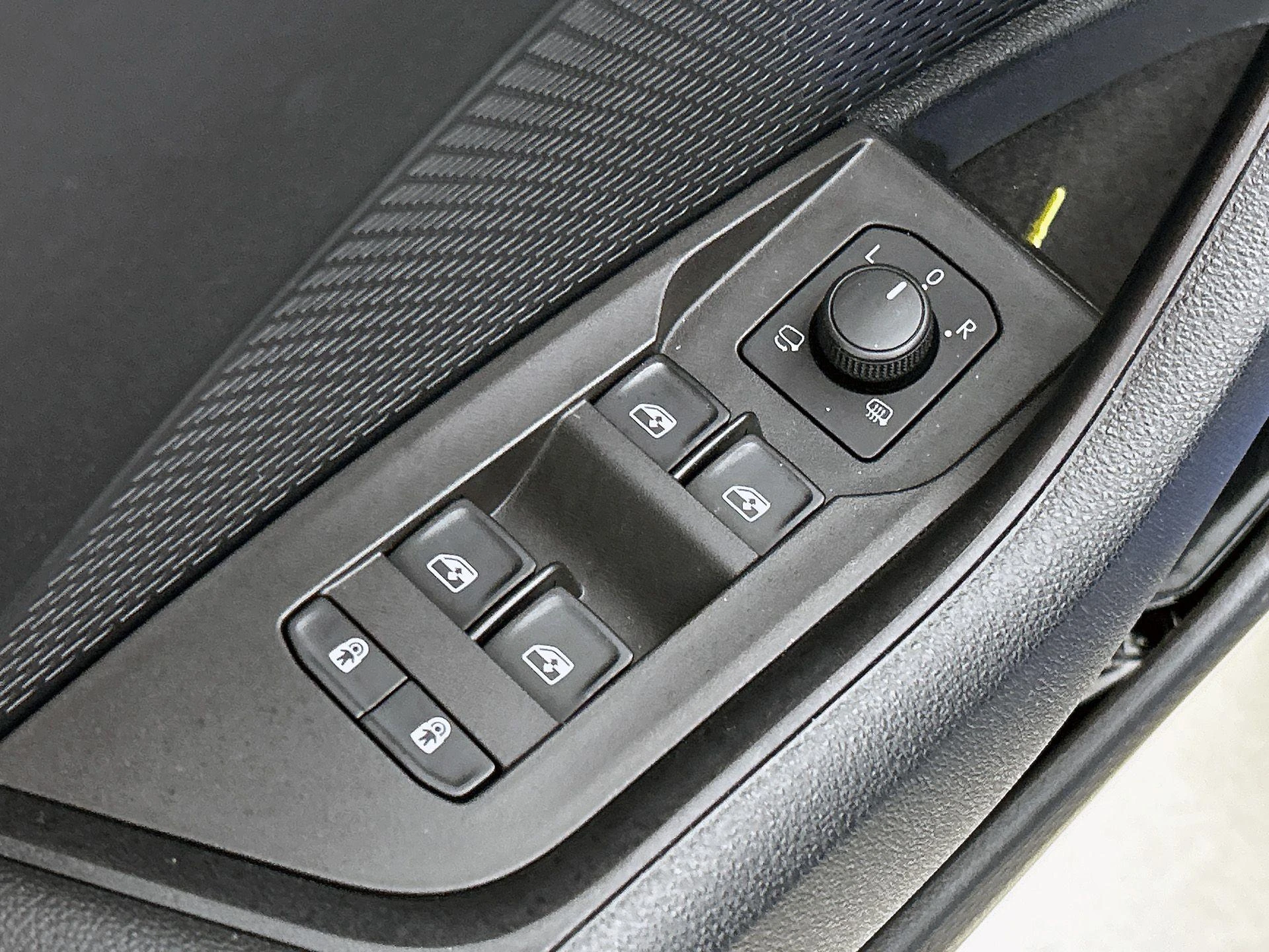 Škoda Octavia Combi 1.5 e-TSI Sport Business