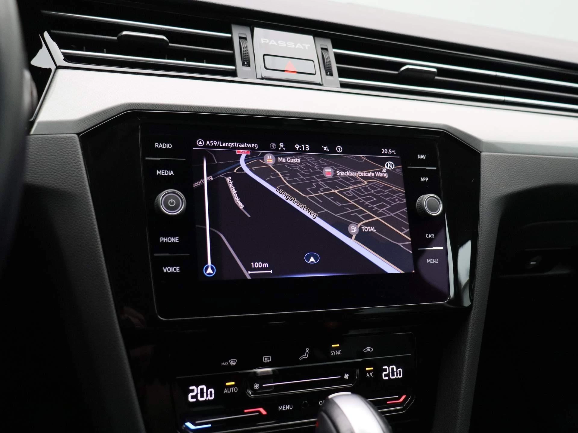 Volkswagen-Passat-image-17