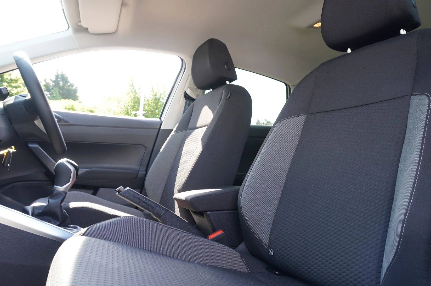 Volkswagen-Polo-image-8