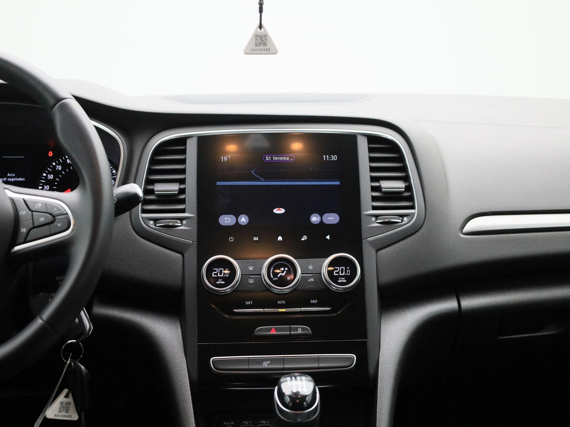 Renault-Mégane Estate-image-8