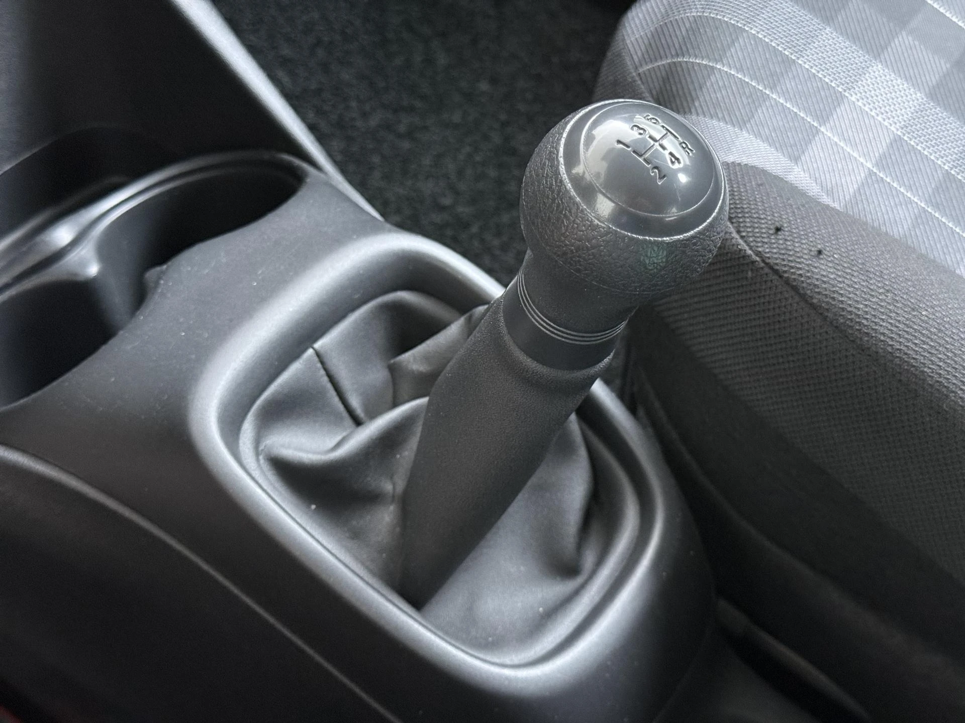 Peugeot-108-image-24