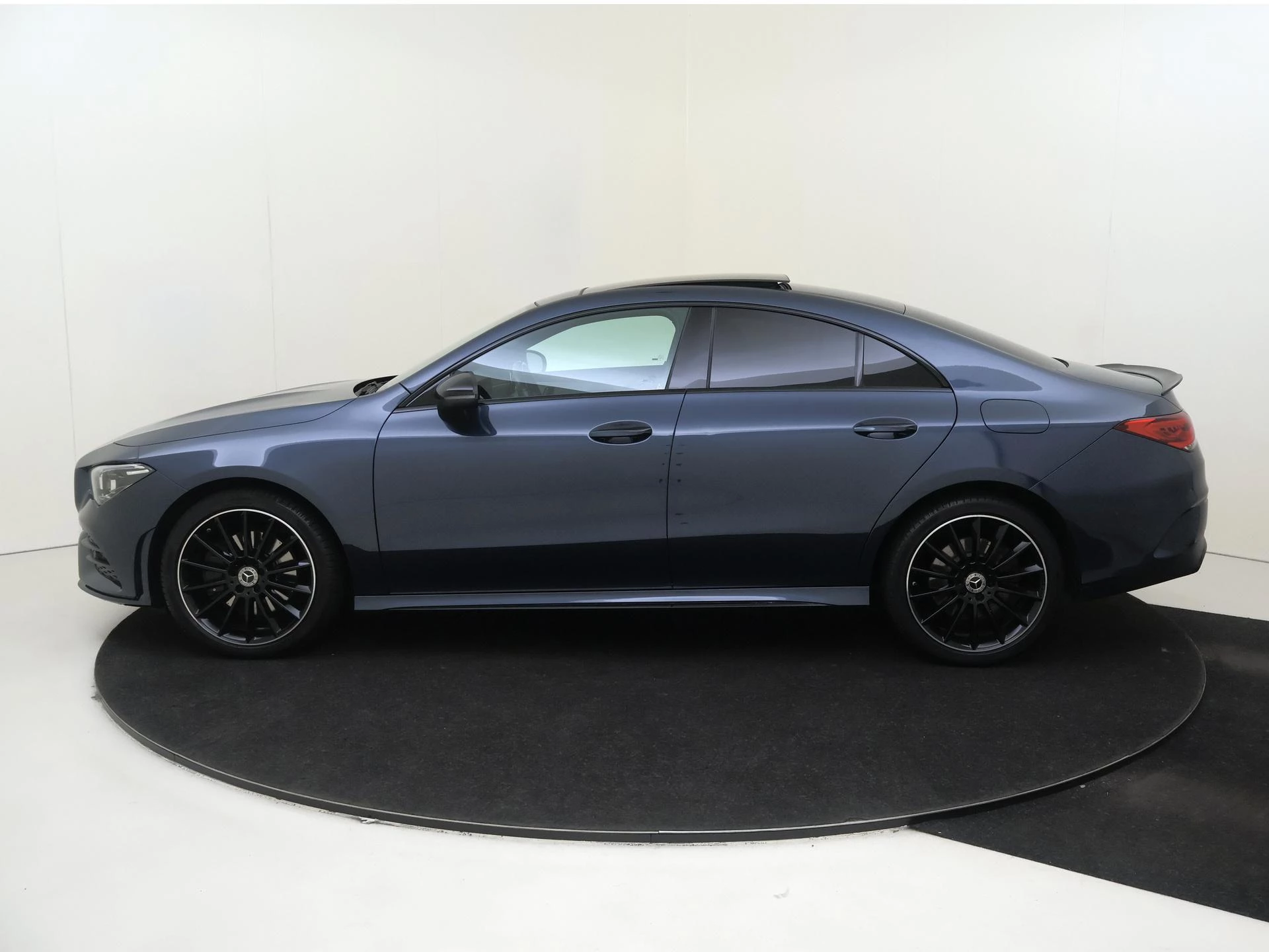 Mercedes-Benz CLA 250 e Premium Plus