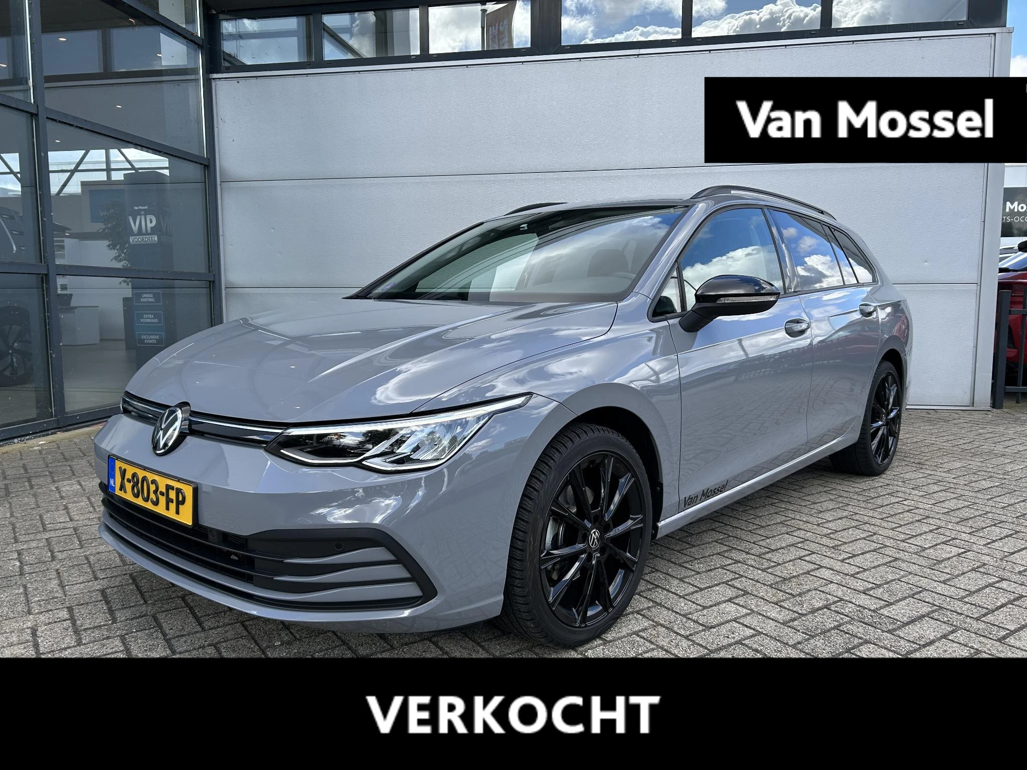 Volkswagen-Golf-image-0