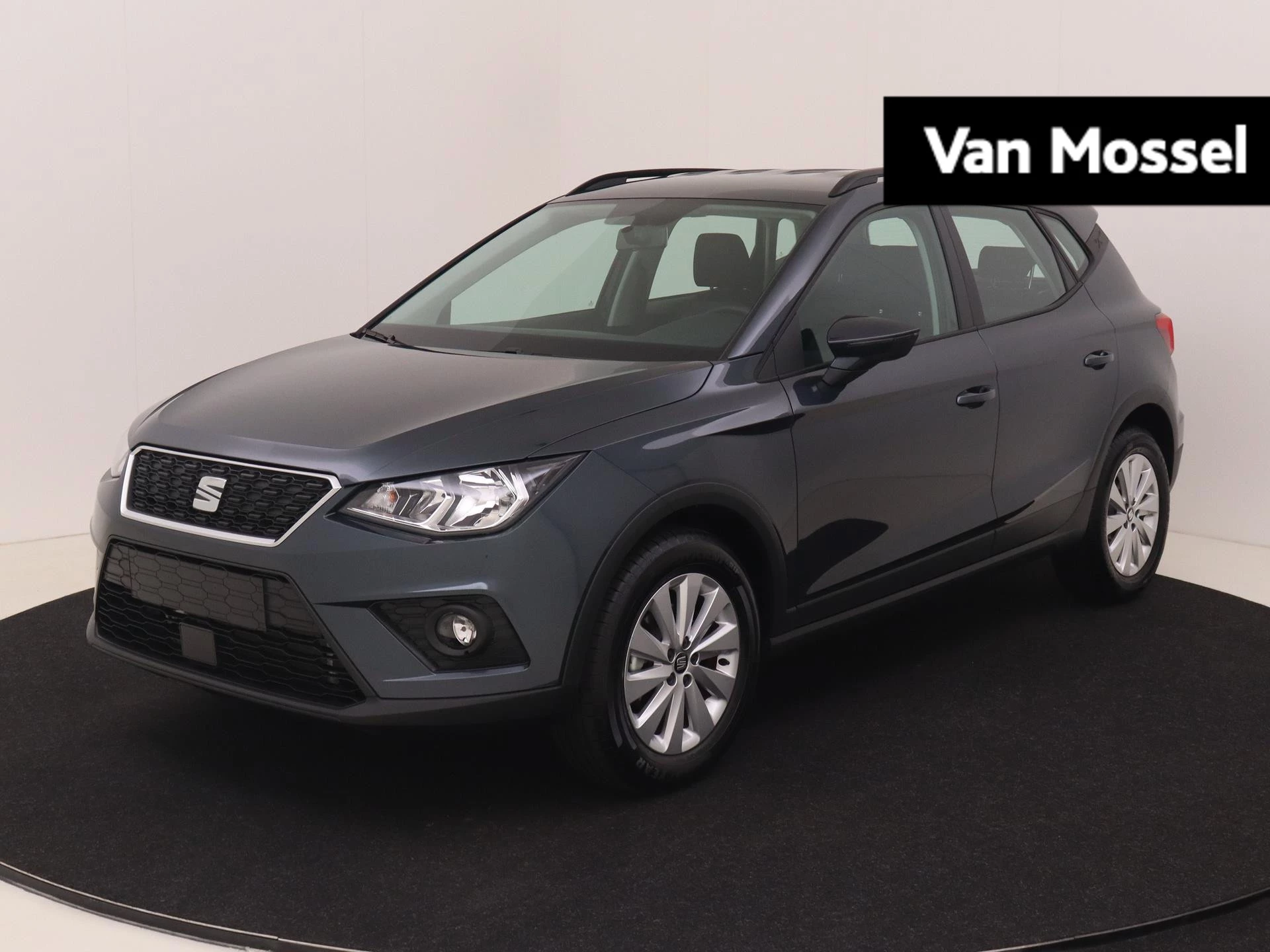 SEAT-Arona-image-0